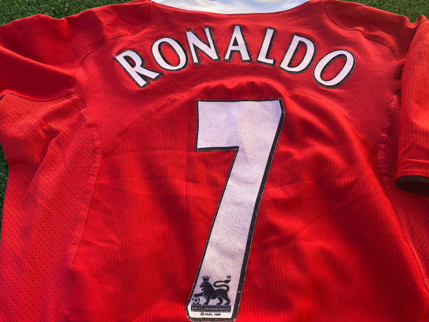 Manchester United England Football Small Mans Vintage 2005 Nike Ronaldo no7 Jersey