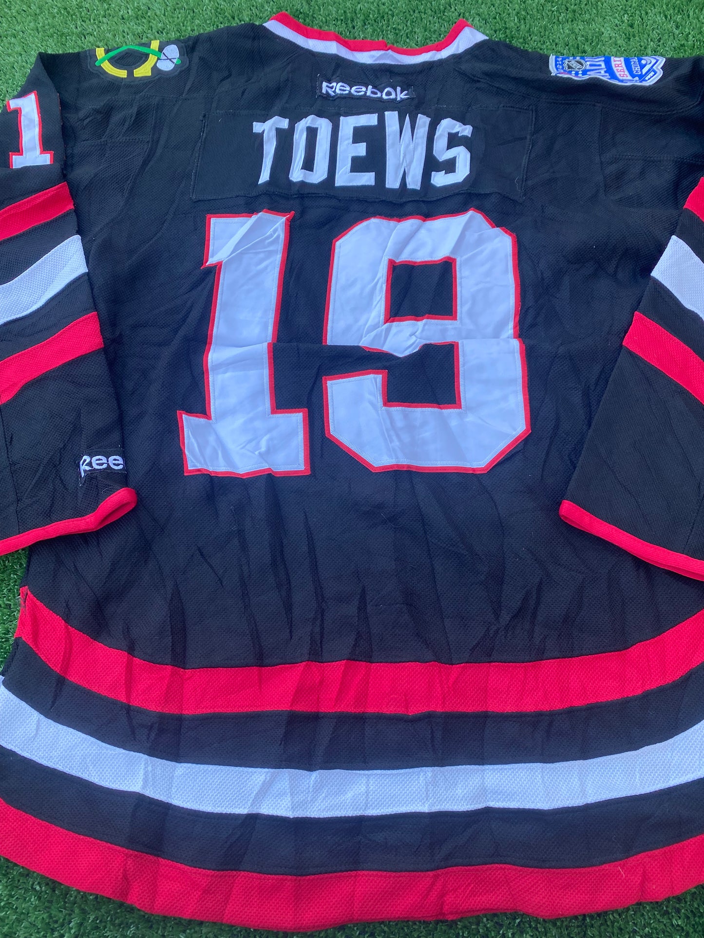 Chicago Blackhawks Ice Hockey NHL USA Large Mans Toews no19 Rare Players Reebok Jersey