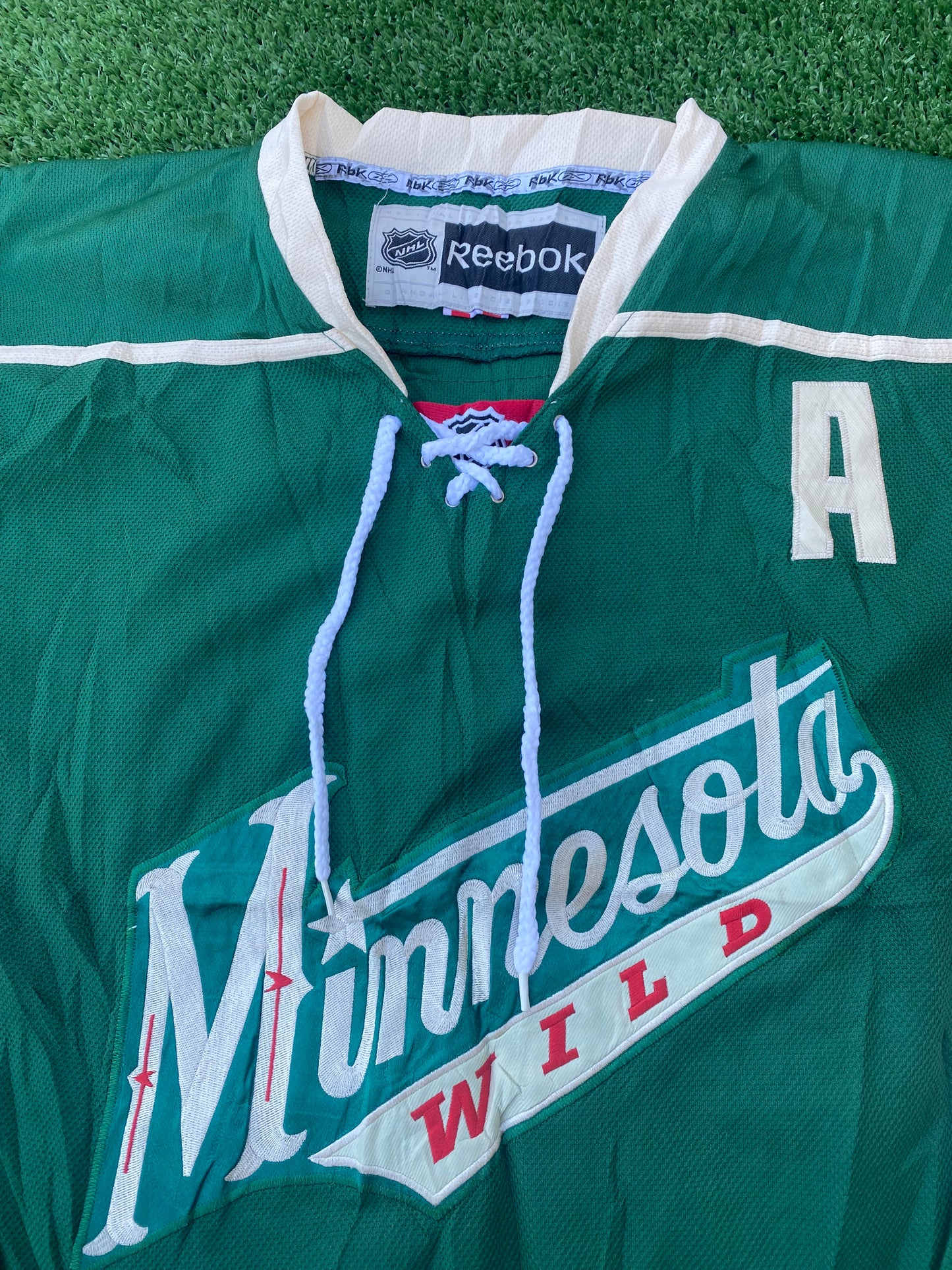 Minnesota Wild USA NHL Ice Hockey Large Mans Suter no20 Rare Fight Strap Reebok Jersey