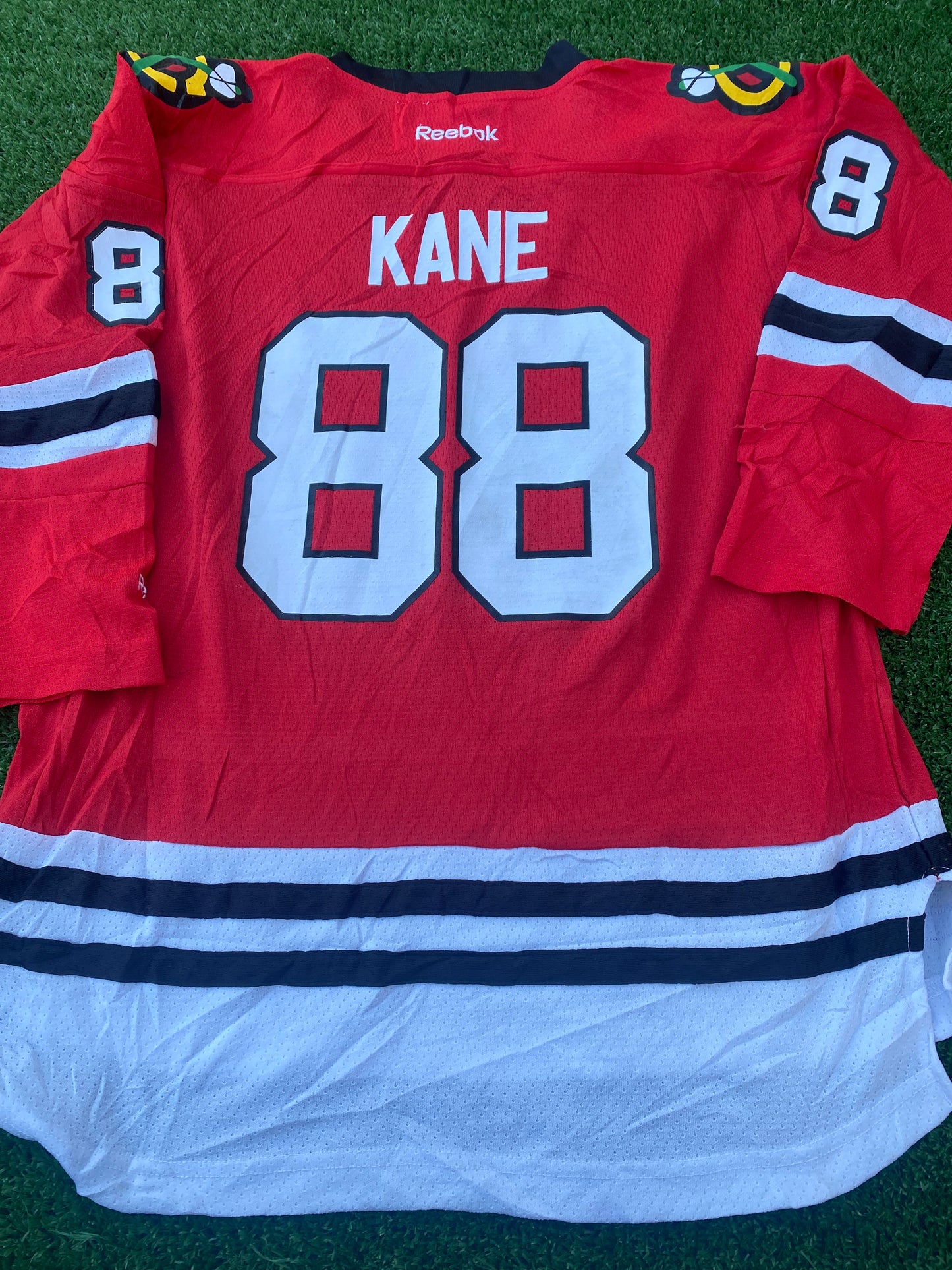 Chicago Blackhawks Ice Hockey NHL USA XL Extra Large Boys / XS Mans Kane no88 Reebok Jersey