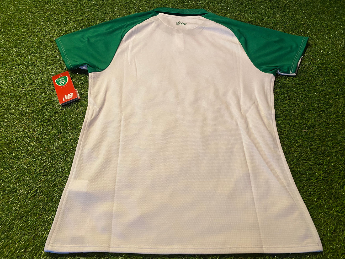 Republic of Ireland Eire Irish Womans Soccer Football Adult size 10 New Balance Away Jersey
