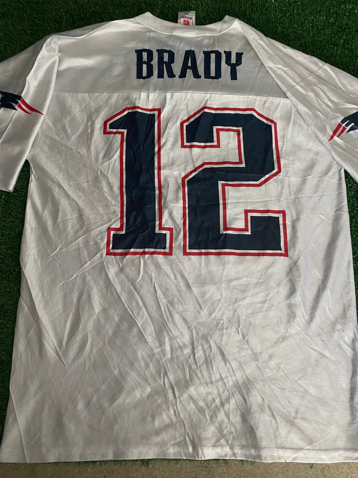 New England Patriots NFL American Football USA Medium Mans Rare Vintage no12 Jersey