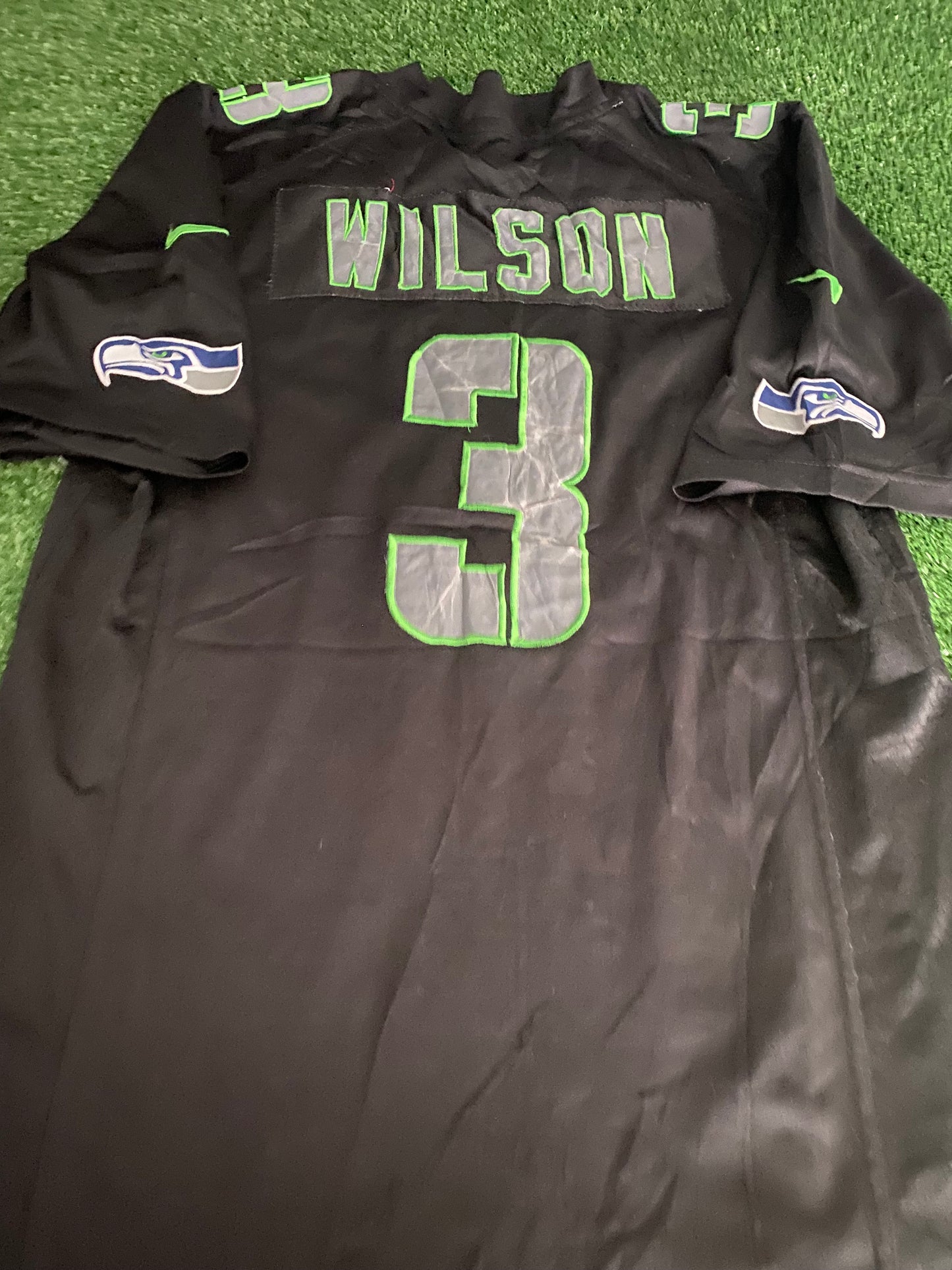 Seattle Seahawks NFL American Football Large Mans Superbowl Wilson no3 Rare Nike Jersey