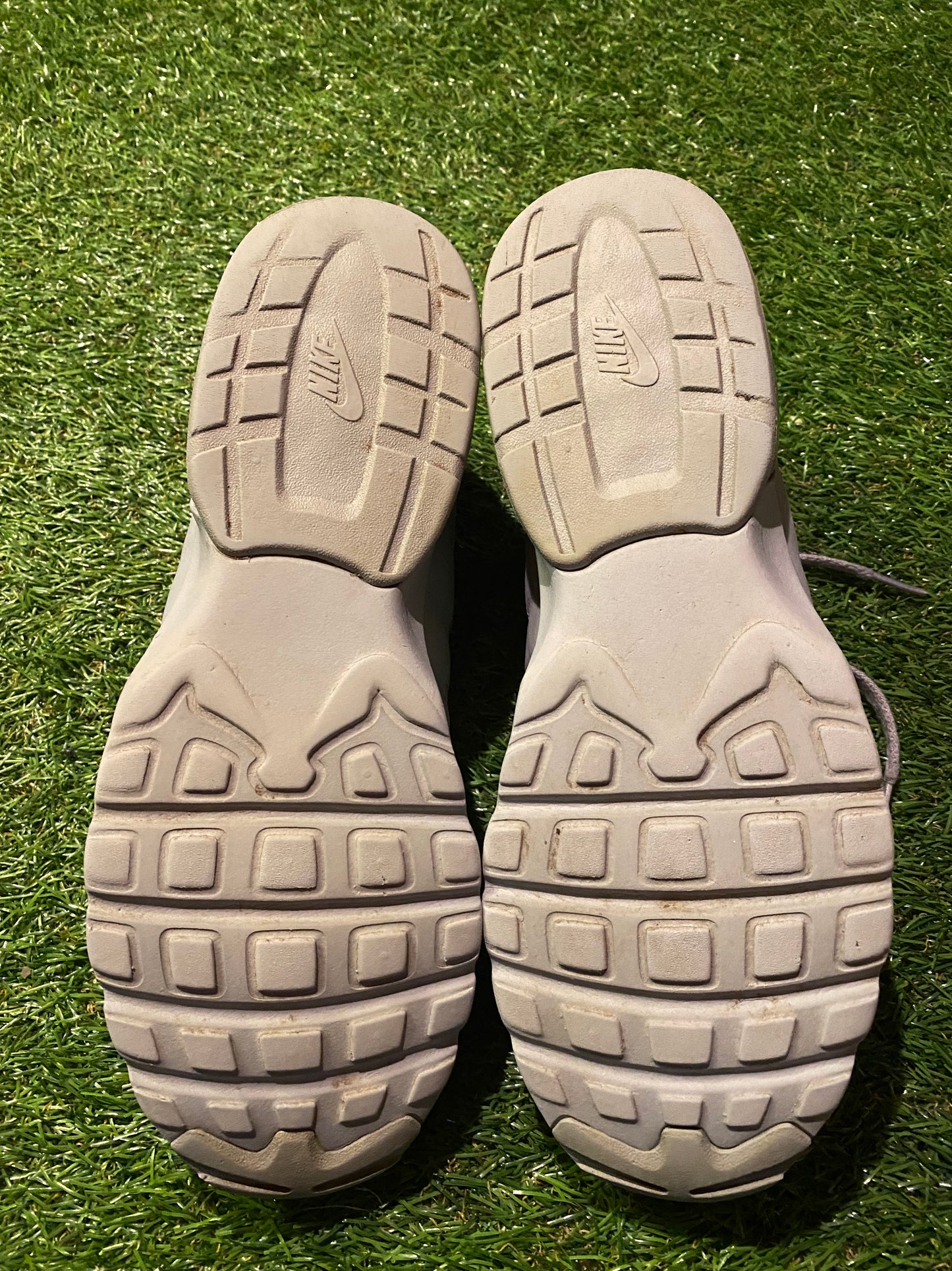 Nike Air Max Invigor Adult Trainers UK Size 8.5 EU Size 43