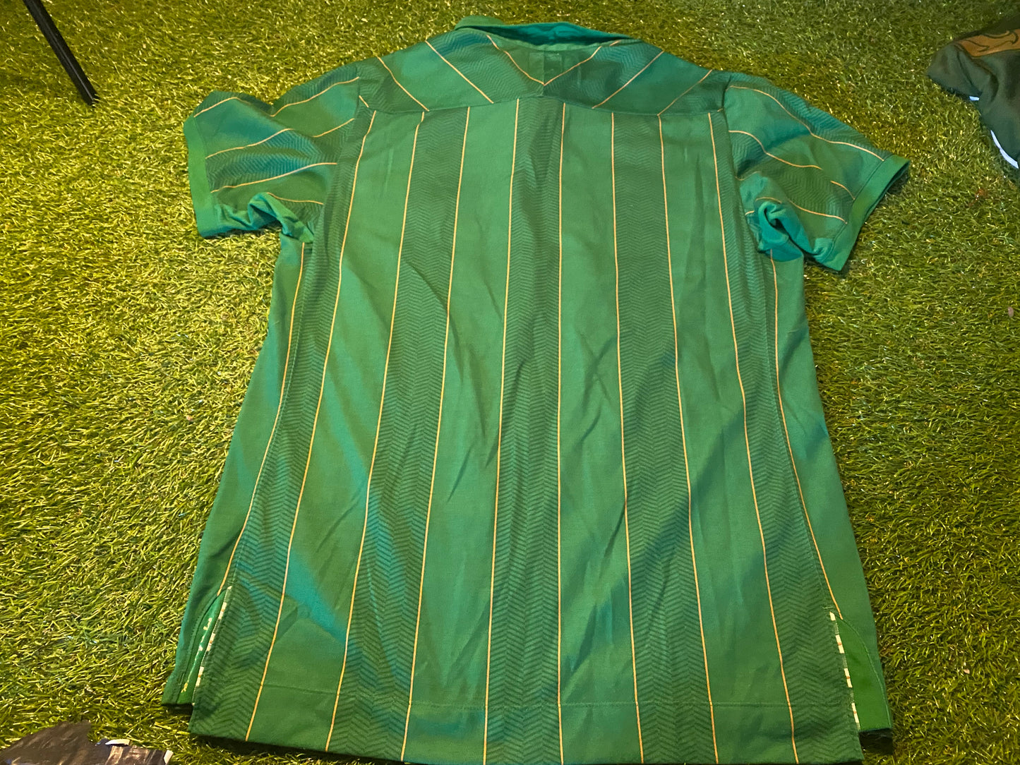 Republic of Ireland Eire Irish Football Soccer Medium Mans Umbro Made Home Jersey