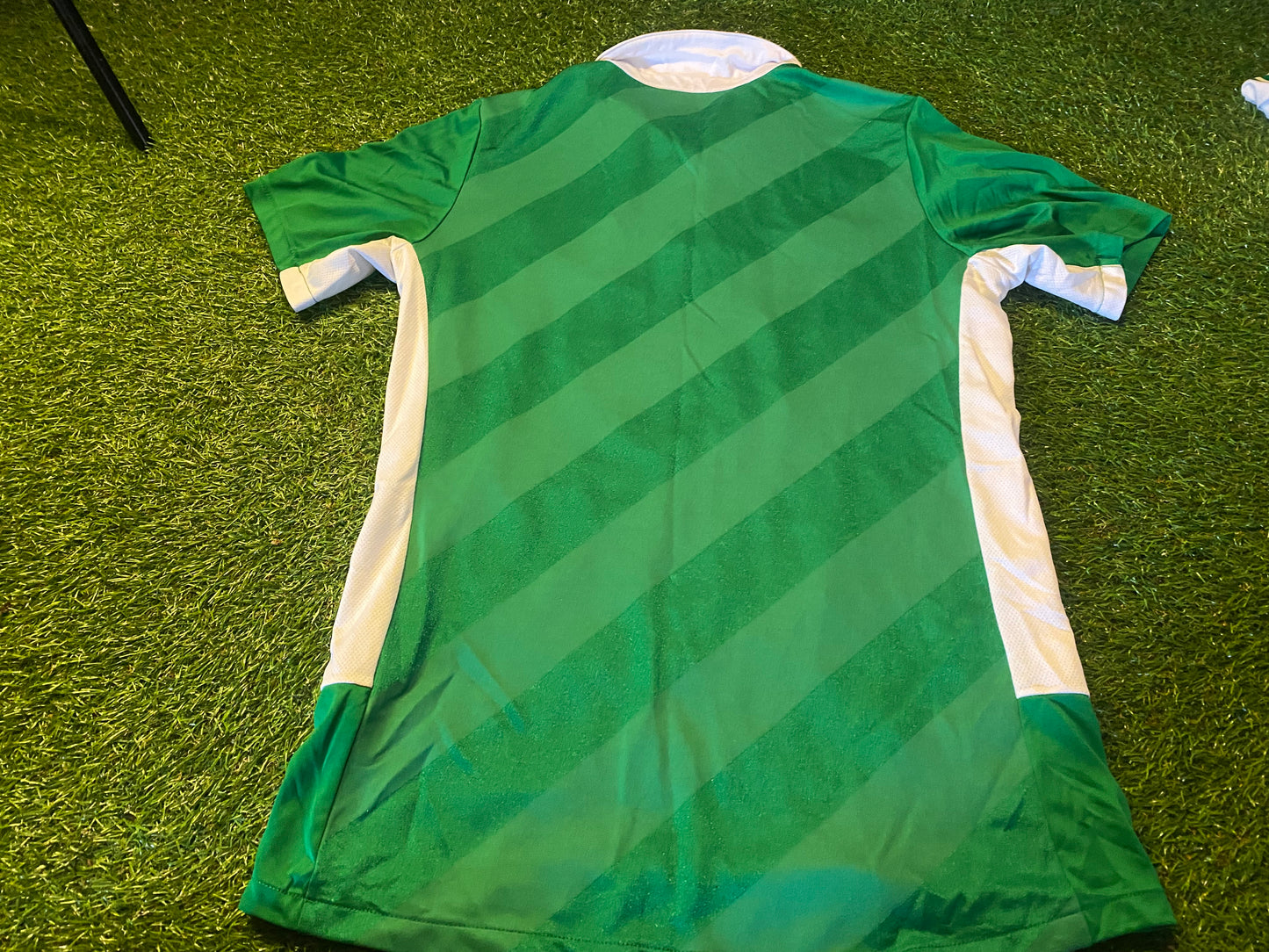 Republic of Ireland Eire Irish Football Soccer Small Mans Umbro Made Home Jersey