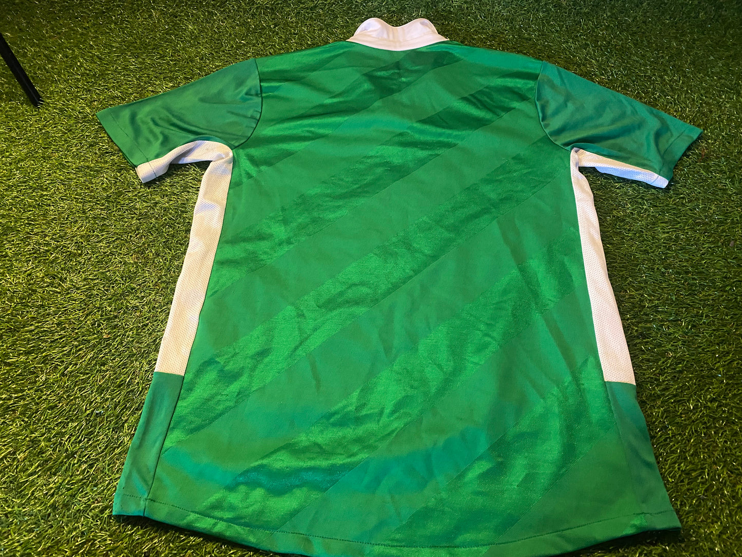 Republic of Ireland Eire Irish Football Soccer Medium Mans Rare Unsponsored Home Jersey