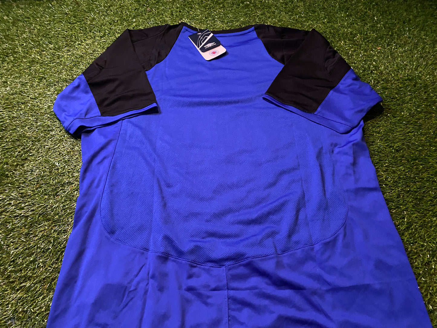 Glasgow Rangers Scotland Ulster Football Large Mans New BNWT Umbro Leisure Jersey