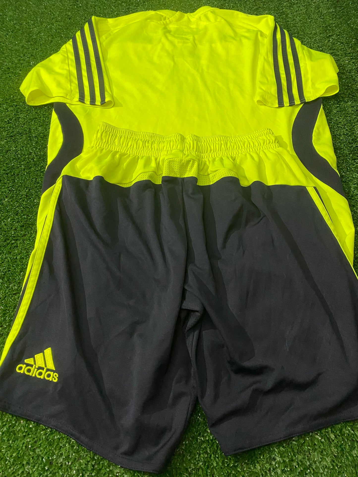 Chelsea FC Football XL Boys / Youths 13-15 Year Old Adidas Made Top & Shorts Set