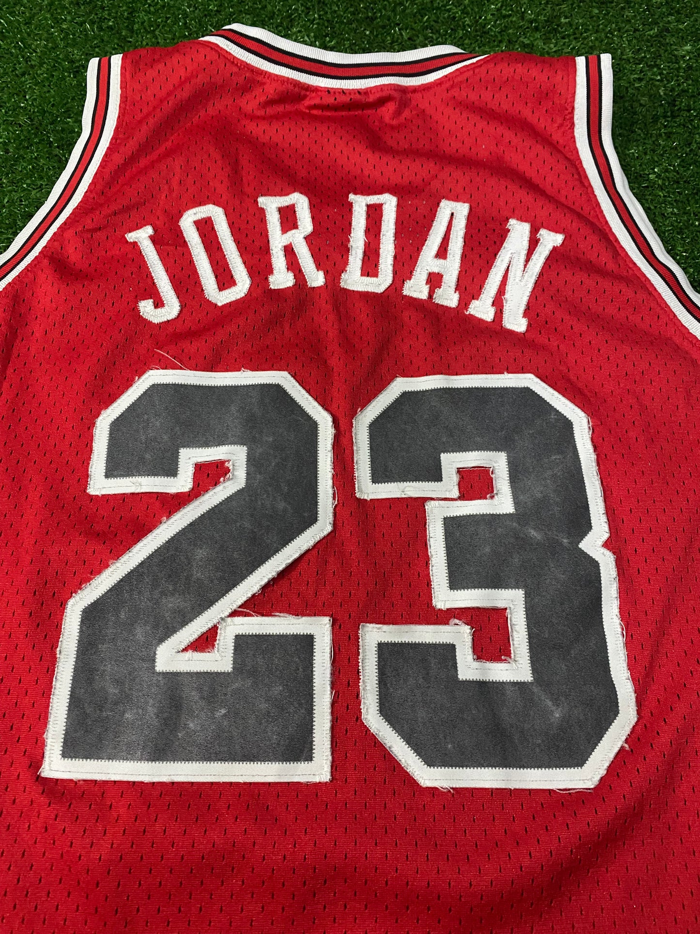 Chicago Bulls NBA Basketball USA XL Extra Large Mans Rare Vintage Nike Made Jordan no23 Jersey
