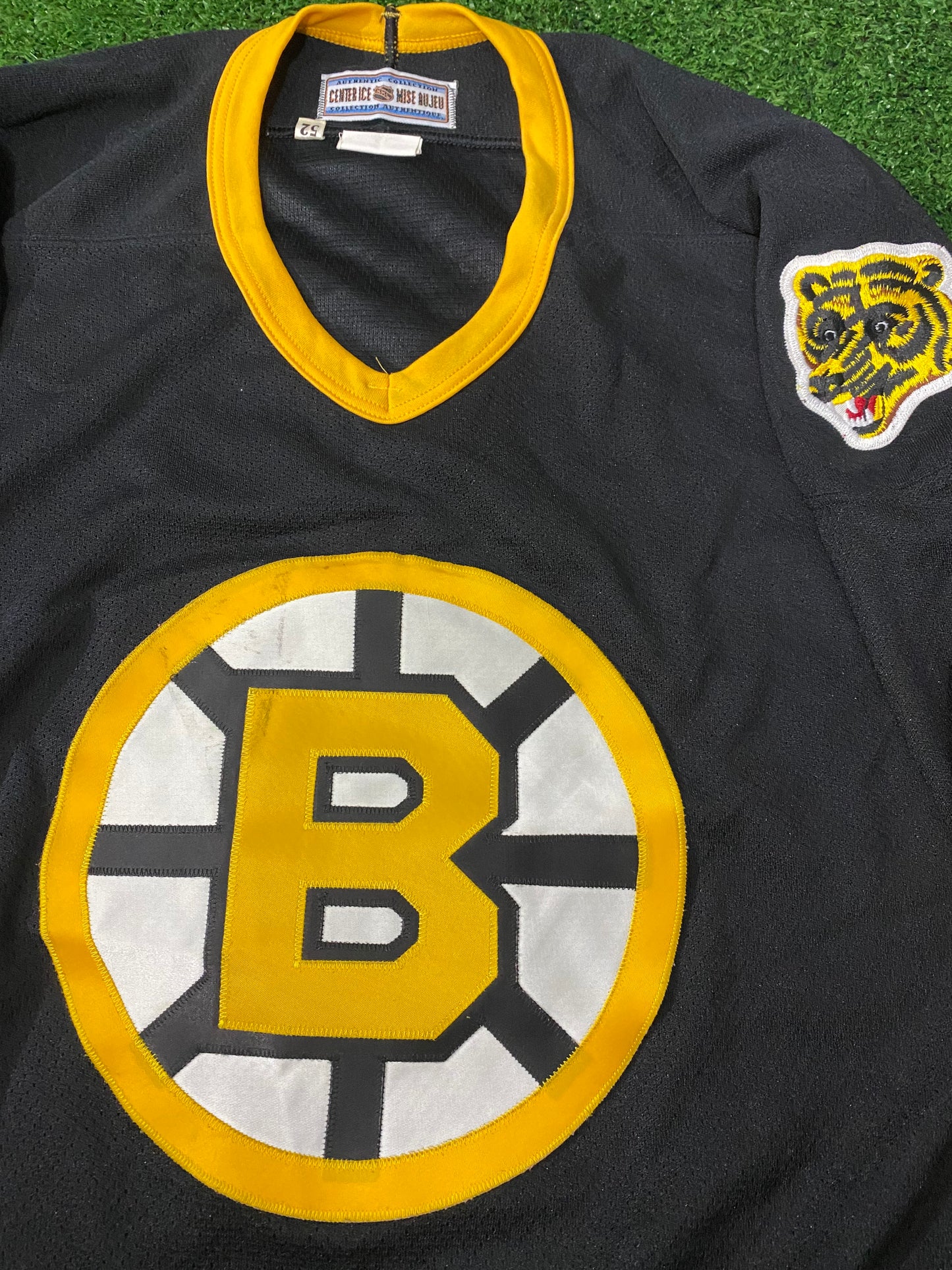 Boston Bruins USA NHL Ice Hockey XL Extra large Mans Rare Vintage Strap Jersey