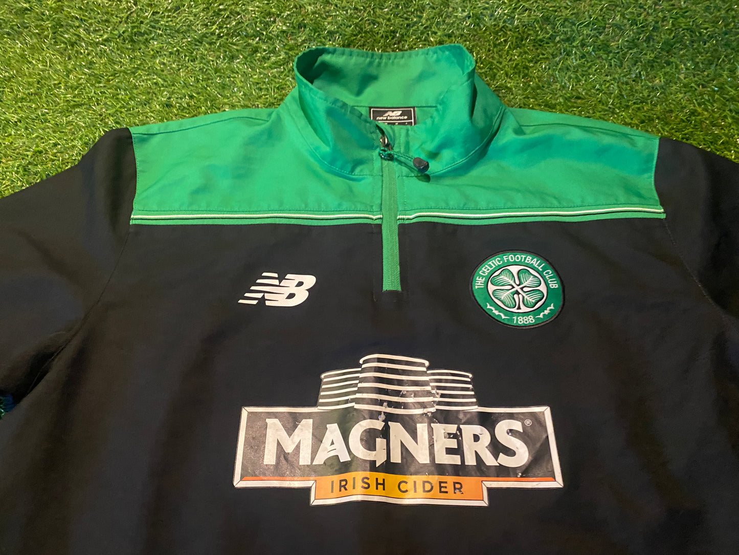 Celtic FC Scotland Football Soccer Medium mans Drill Type New Balance Training Over Top