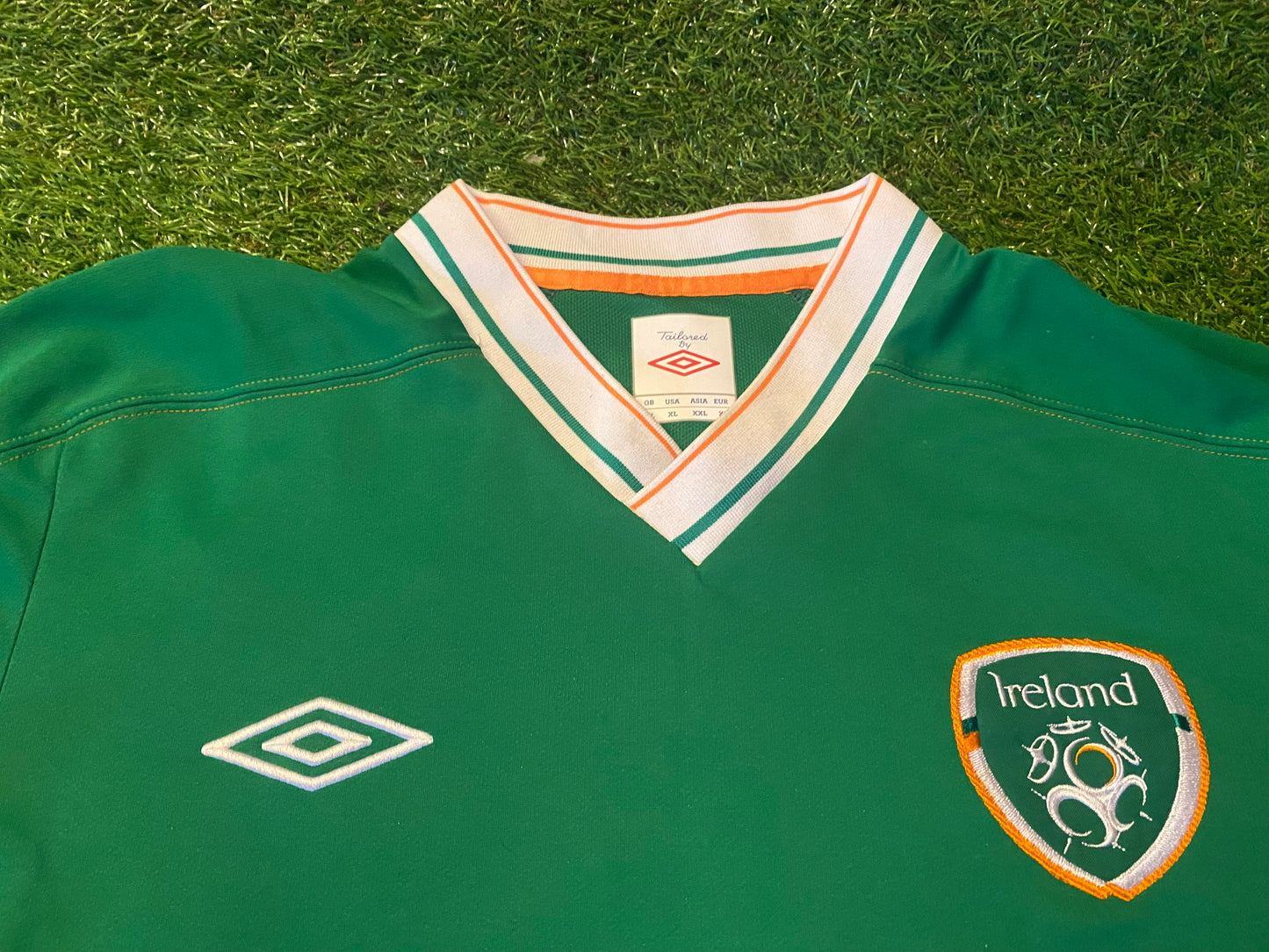 Republic of Ireland Irish Eire Football Soccer XL Extra Large Mans Umbro Made Leisure Jersey