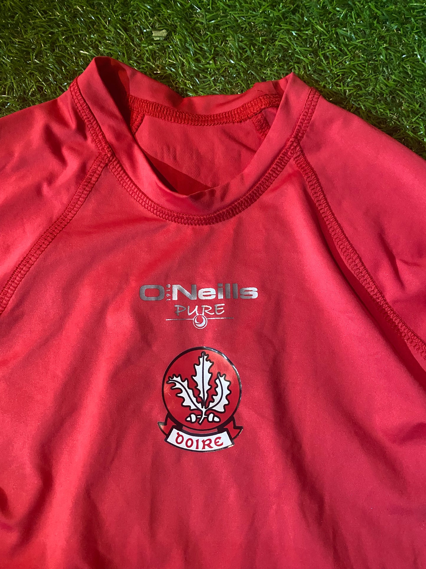 Co Derry Doire GAA Gaelic Football Hurling Small Mans Tight Fit Oneills Pure Jersey