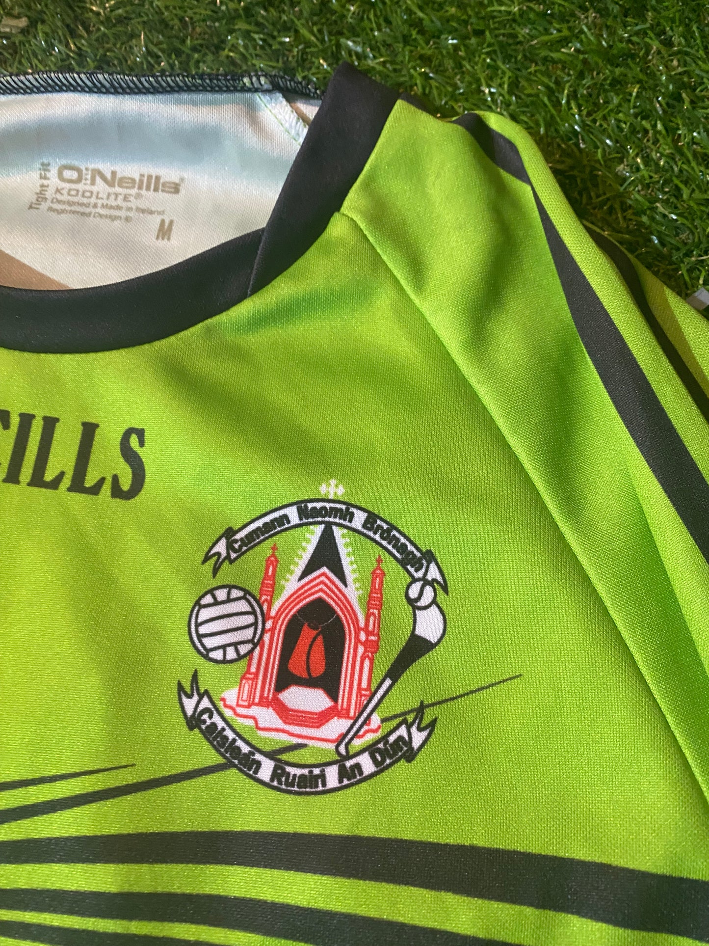 St Bronaghs Rostrevor GAA Gaelic Football Hurling Medium mans Tight Fit RW Jersey
