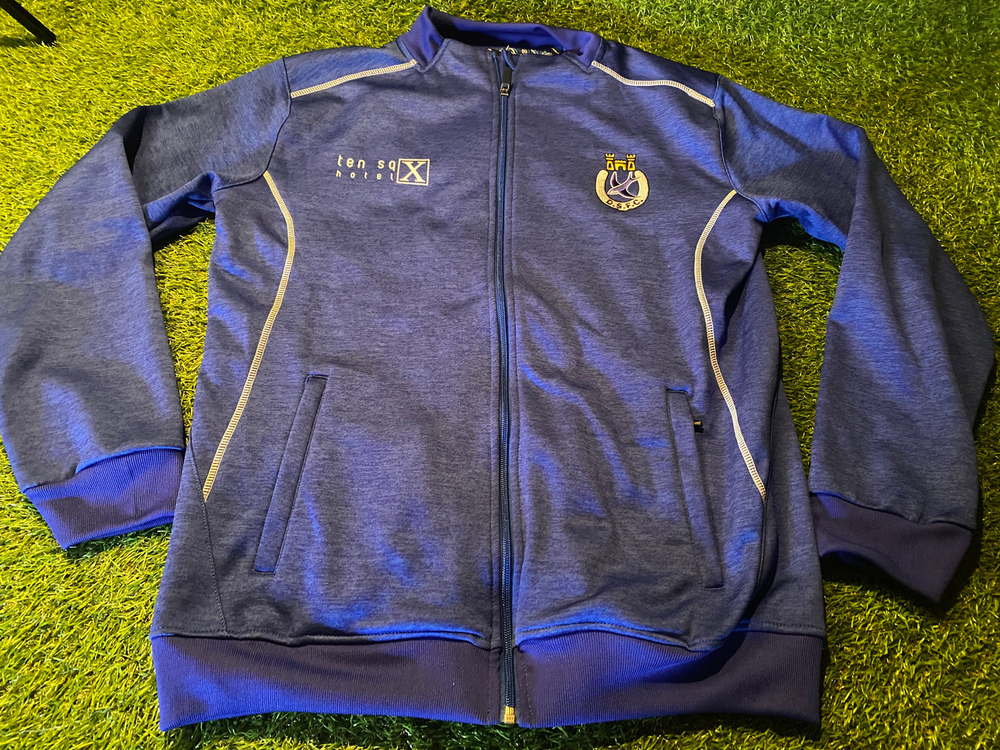 Dungannon Swifts Northern Ireland Soccer Football Medium Mans Heavy Zip Up Top