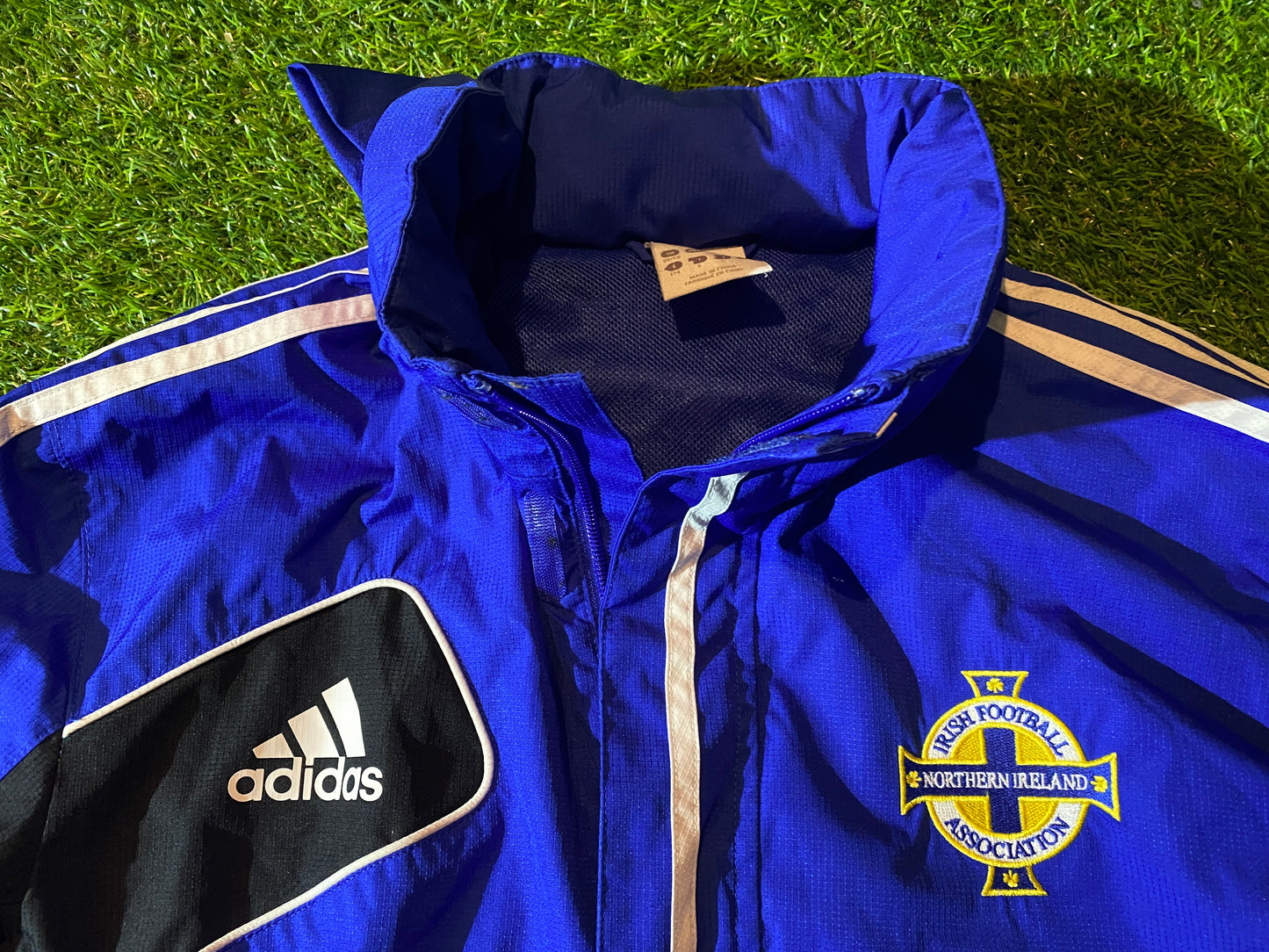 Northern Ireland GAWA Football Soccer Medium mans Breathable Lined Hooded Winter Coat