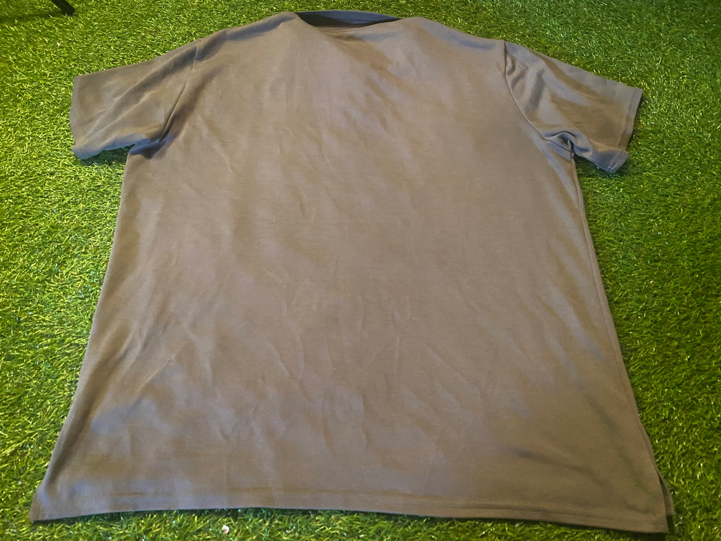 Liverpool England Football XL Extra Large mans New Balance Made Polo Leisure Jersey