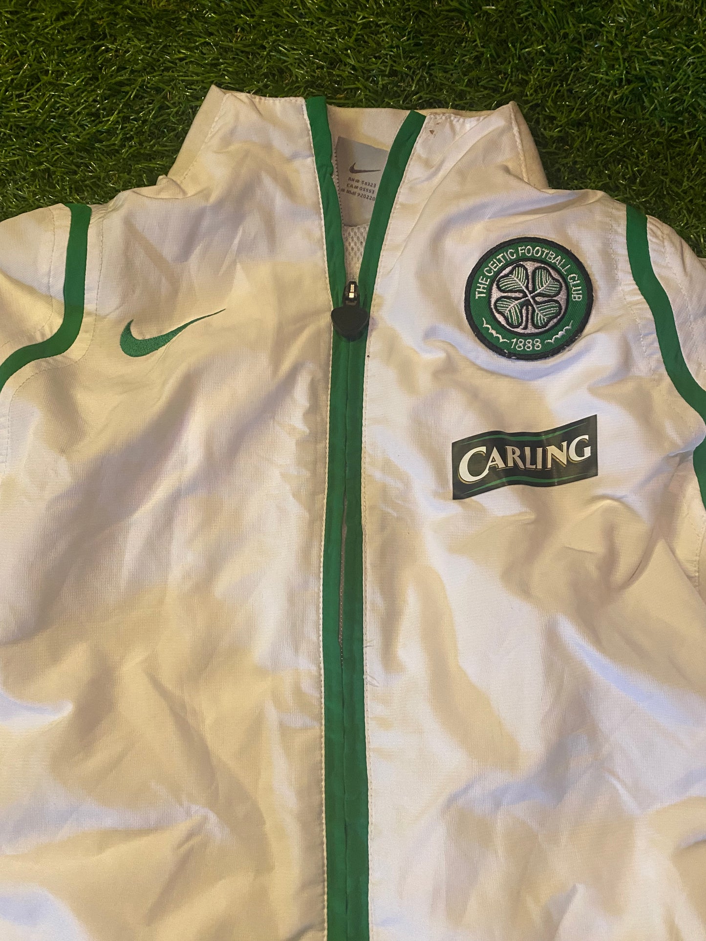 Celtic FC Scotland Football Soccer Medium Boys 9-10 Year Old Nike Zip Up Lined Jacket & Shorts