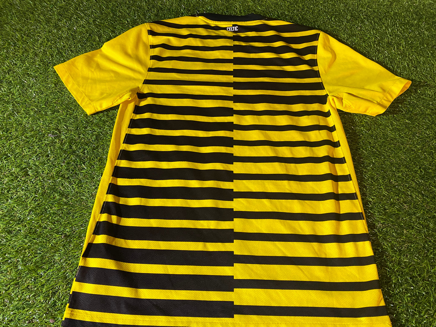 Celtic FC Scotland Soccer Football Rare Player Issue Unsponsored Small Mans 2009 Jersey