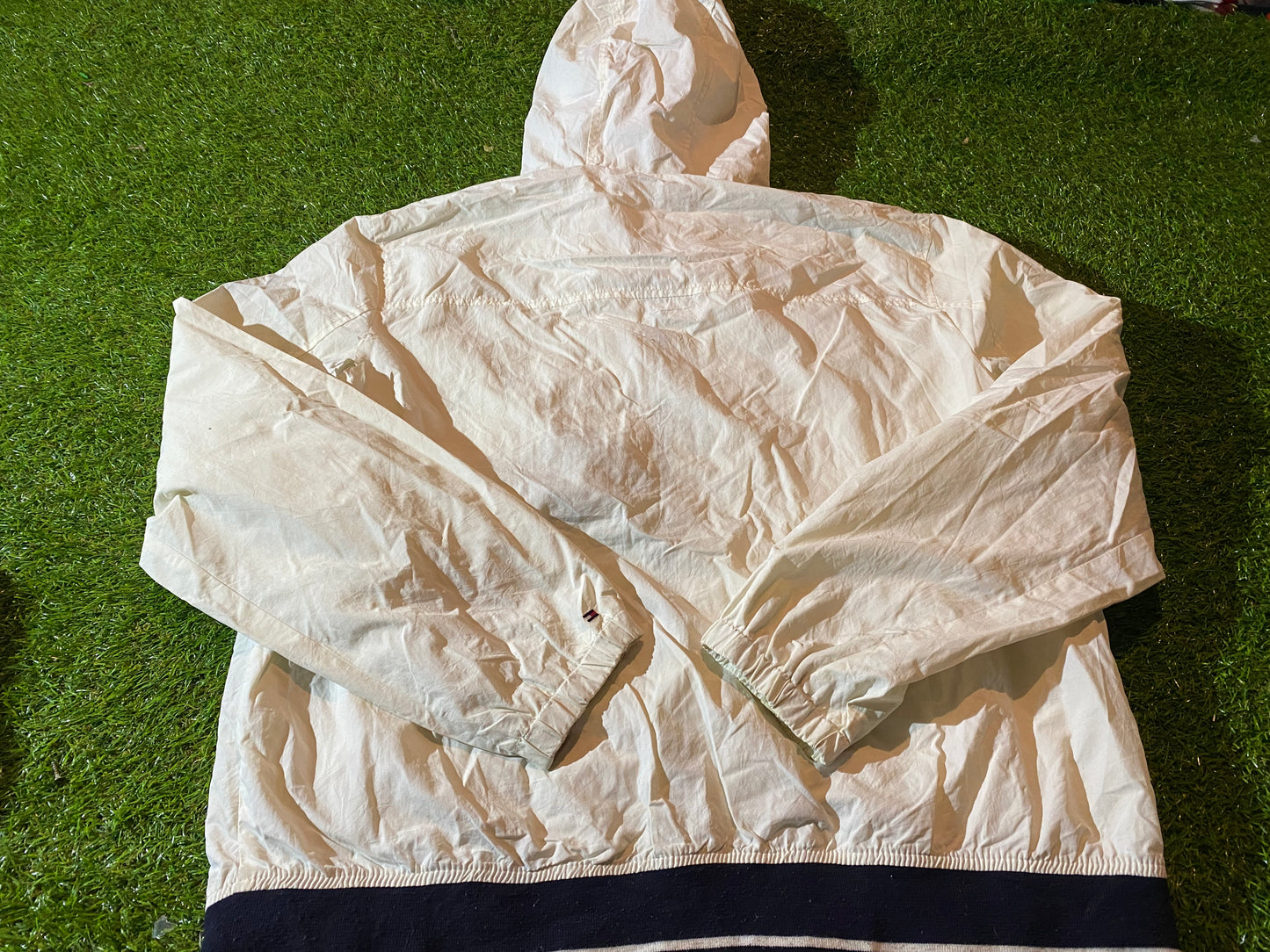 Tommy Hilfiger Designer XL Extra Large Mans Zip Up Breathable Lined Hooded Jacket / Coat