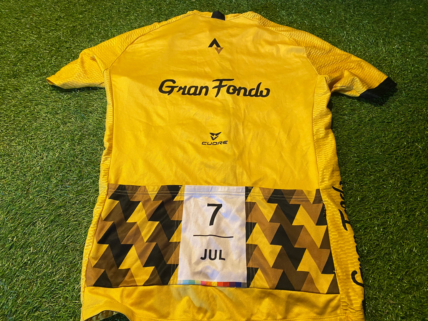 Cuore Gran Fondo Cycling Bike Tour De France Type XL Extra large Mans Jersey