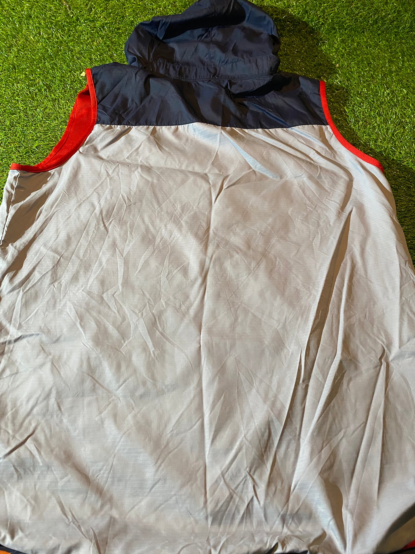 Nike Made USA NBA Basketball Football XL Extra Large Mans Hooded Hoody Training Top