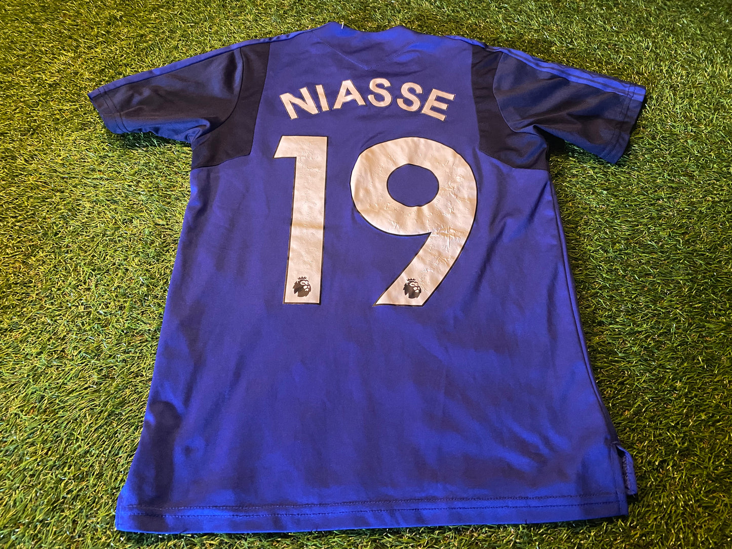Everton FC Soccer Football Medium Boys 9-10 Year Old Umbro Niasse of Senegal Jersey