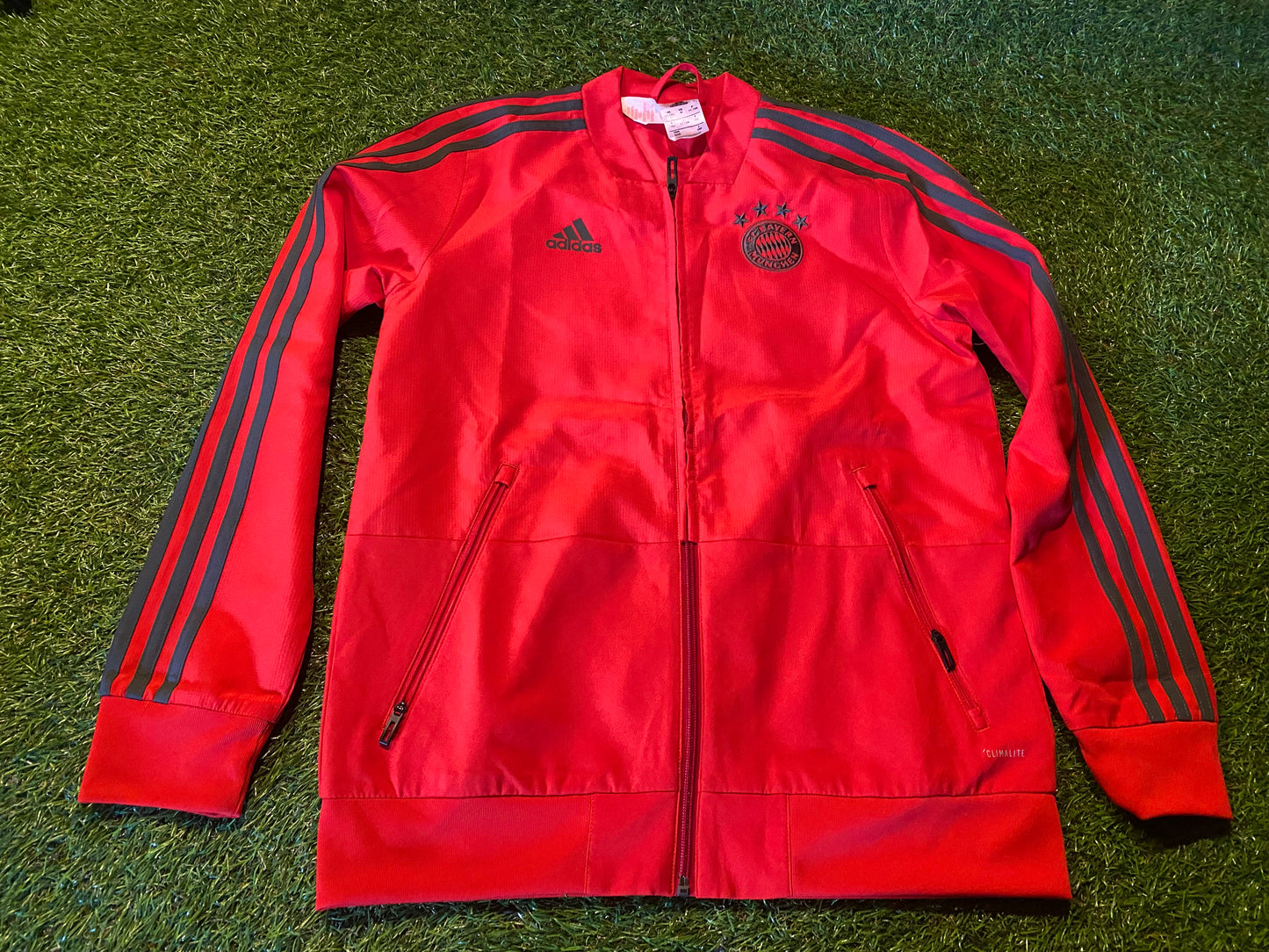 Bayern Munich German Germany Football Large Boys 11-12 Year Old Zip Up Tracksuit Top