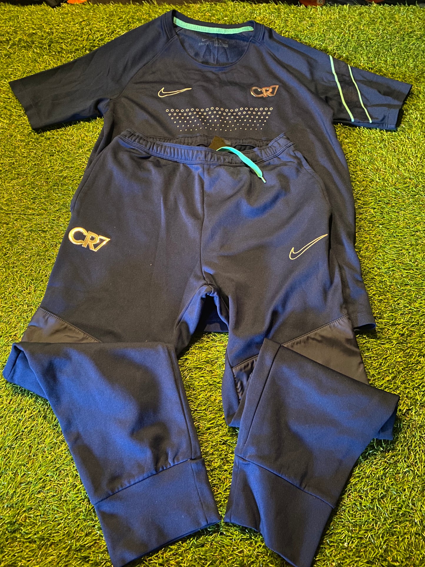 CR7 Ronaldo Portugal Soccer Football Nike Made Leisure Top & Bottoms