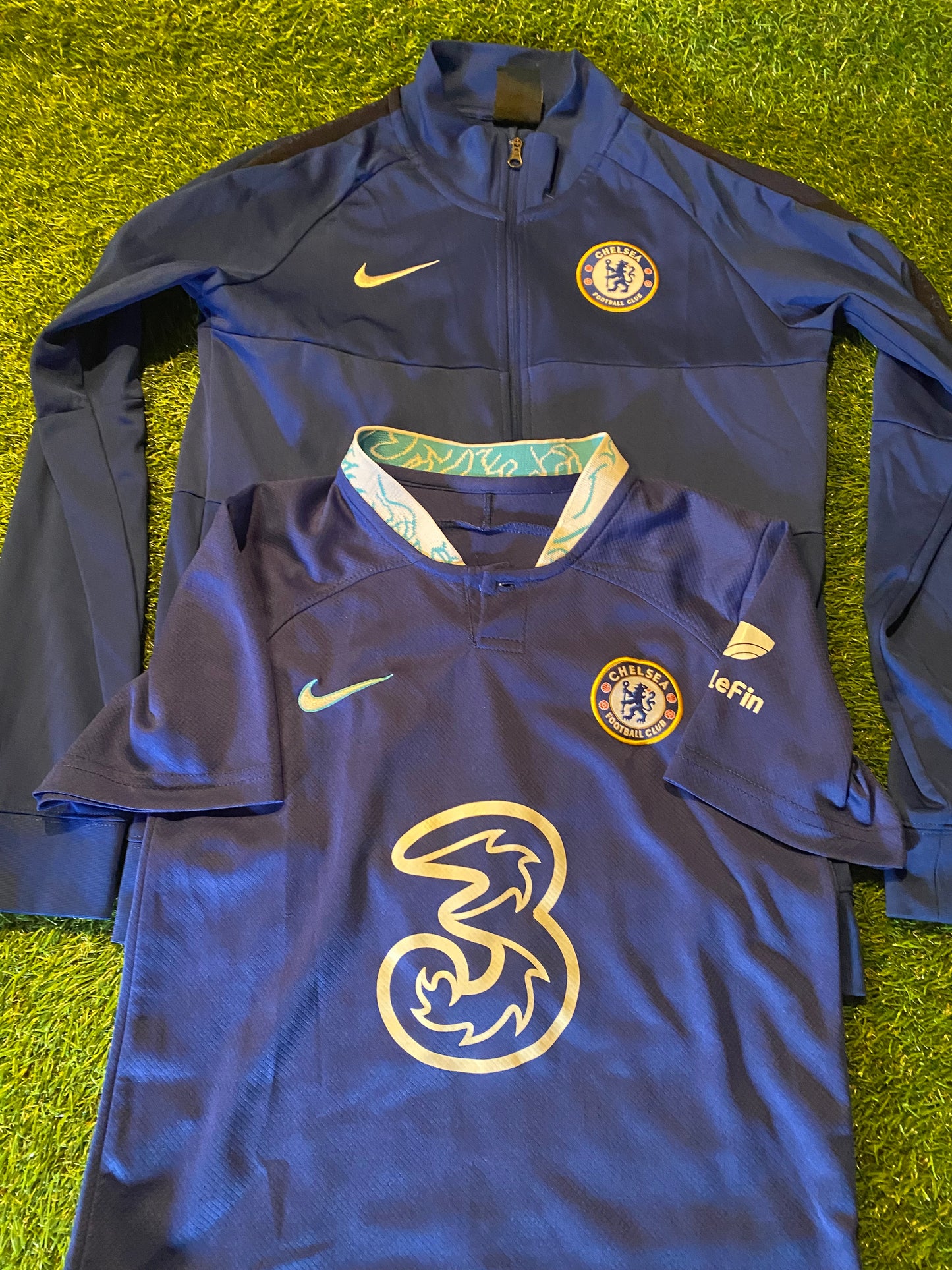 Chelsea FC Football Large Boys 10-12 Year Old Nike Zip Up Jacket & Kante no7 Home Jersey
