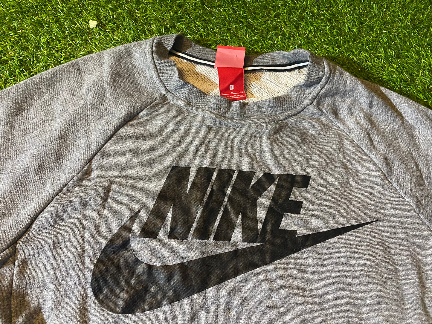 Nike Sports Small Mans Vintage Grey Coloured Sweater / Sweatshirt