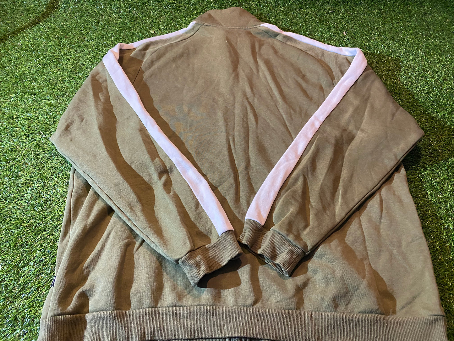 Puma Sports XL Extra Large Mans Full Zip Up Jacket / Top