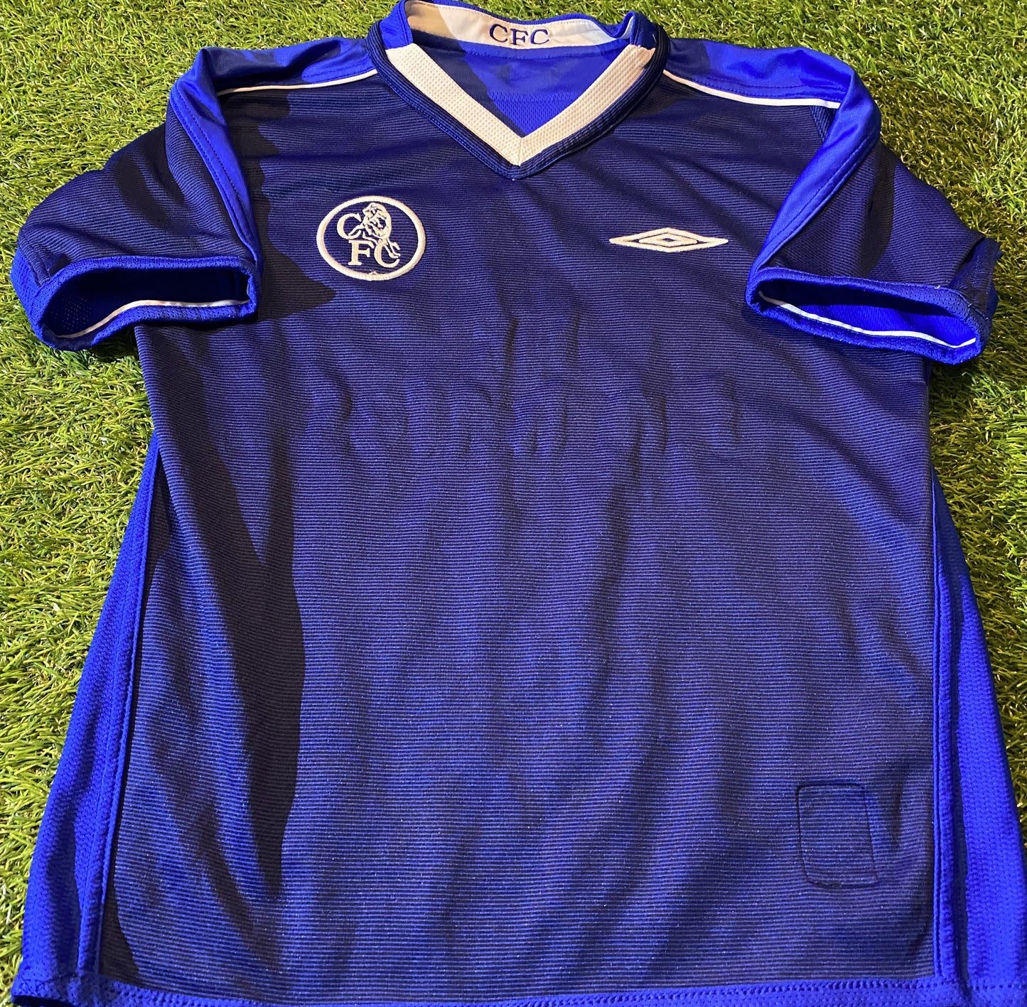 Chelsea FC England Football Small Boys 7-8 Year Old Umbro Made Reverse Home Jersey