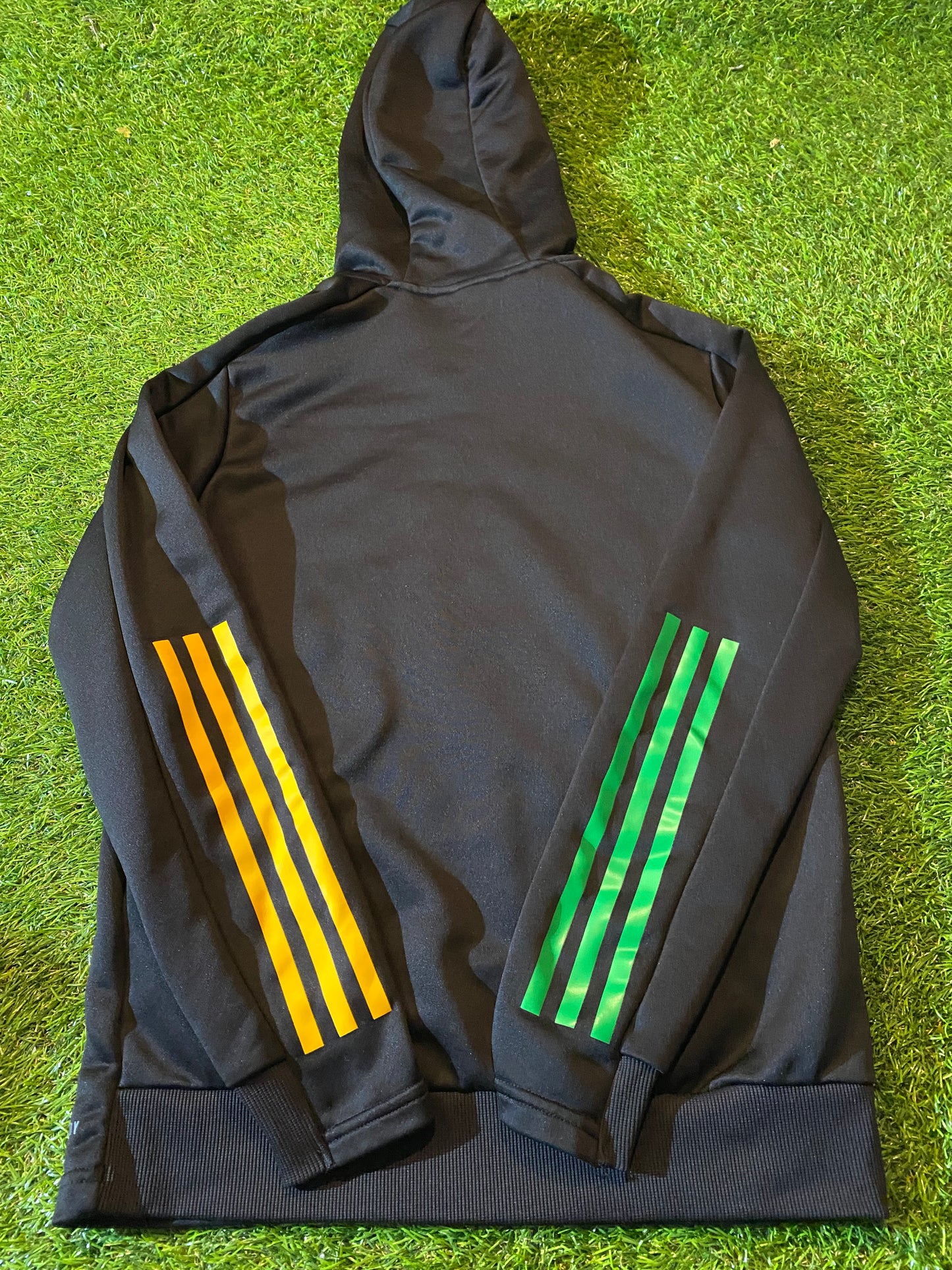 Celtic FC Scotland Football Large Boys 10-12 Year Old Zip Up Adidas Made Hoody Hooded Top