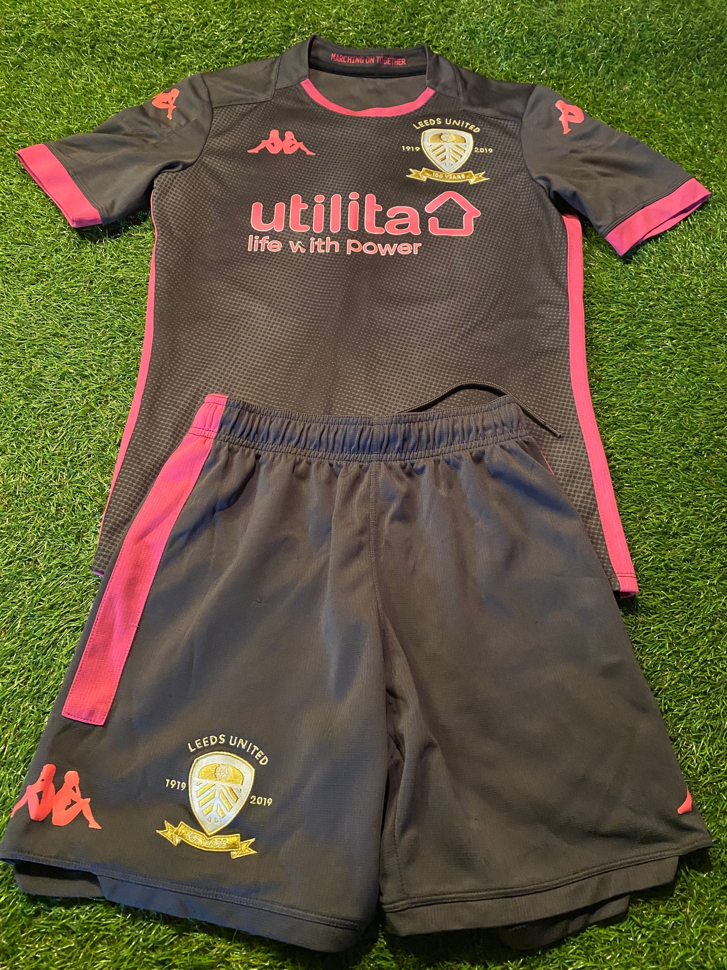 Leeds United 1919-2019 Football Large Boys 10-12 Year Old Stuart Dallas No 15 Top & Short Set