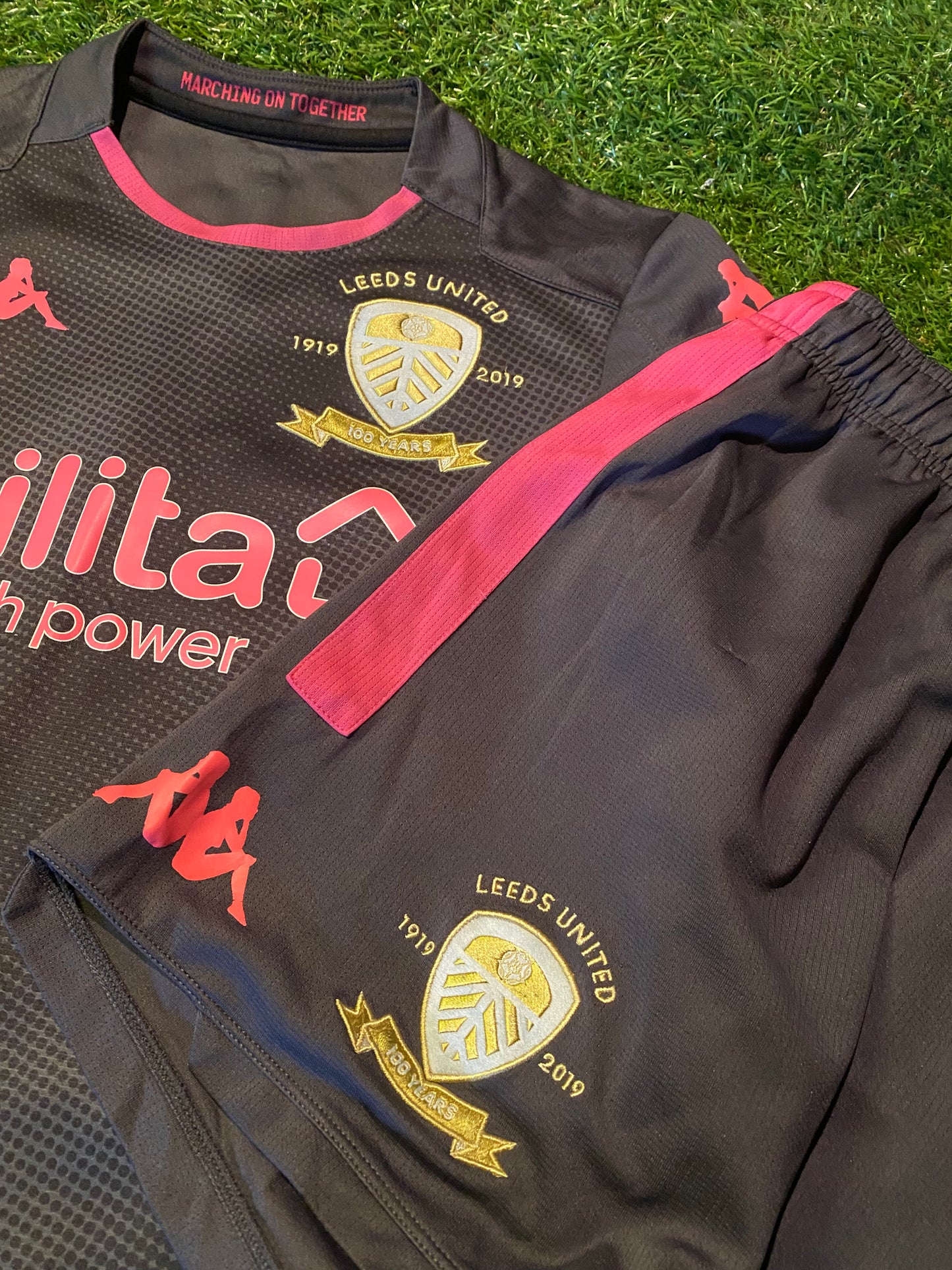 Leeds United 1919-2019 Football Large Boys 10-12 Year Old Stuart Dallas No 15 Top & Short Set