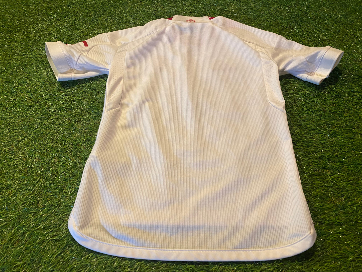 Manchester United England Soccer Football XS Boys 6-7 Year Old Adidas Made Away Jersey