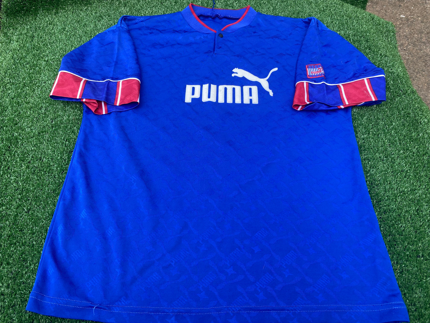 Puma Retro Vintage Clothing Large Mans Street Soccer / Football Type Top / Jersey