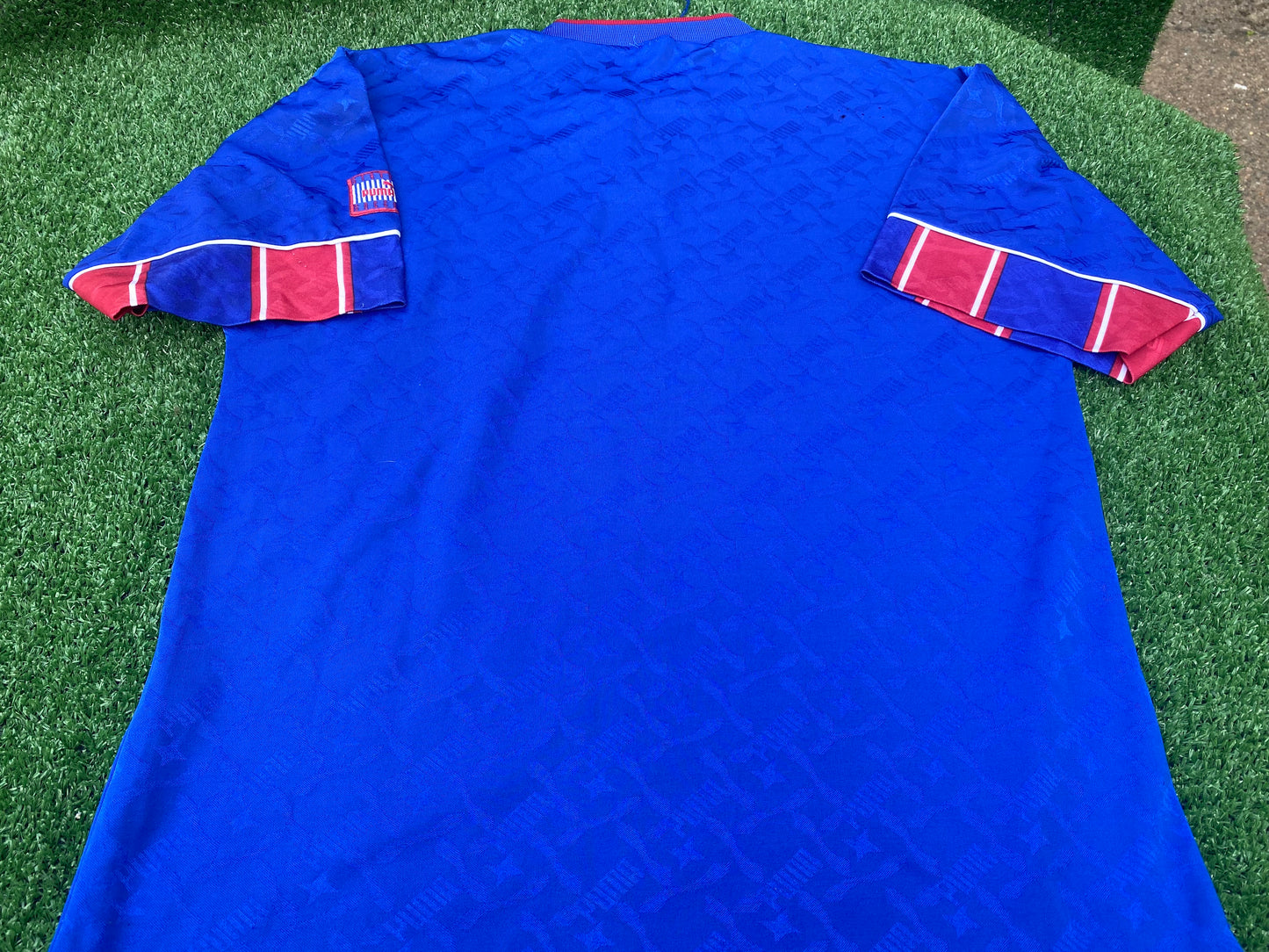 Puma Retro Vintage Clothing Large Mans Street Soccer / Football Type Top / Jersey