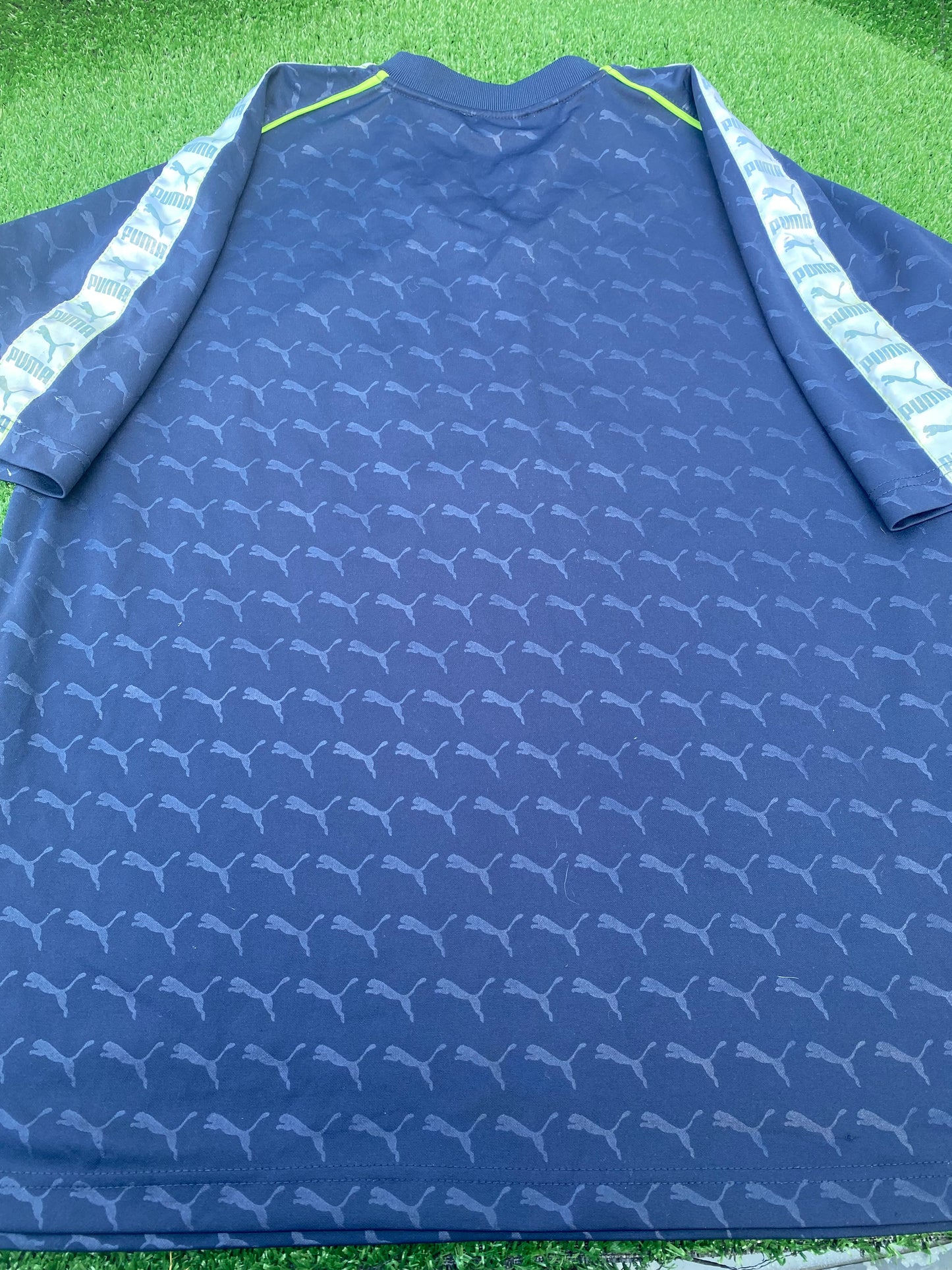 Puma Retro Rare Vintage Clothing XL Extra Large Mans Top / Jersey