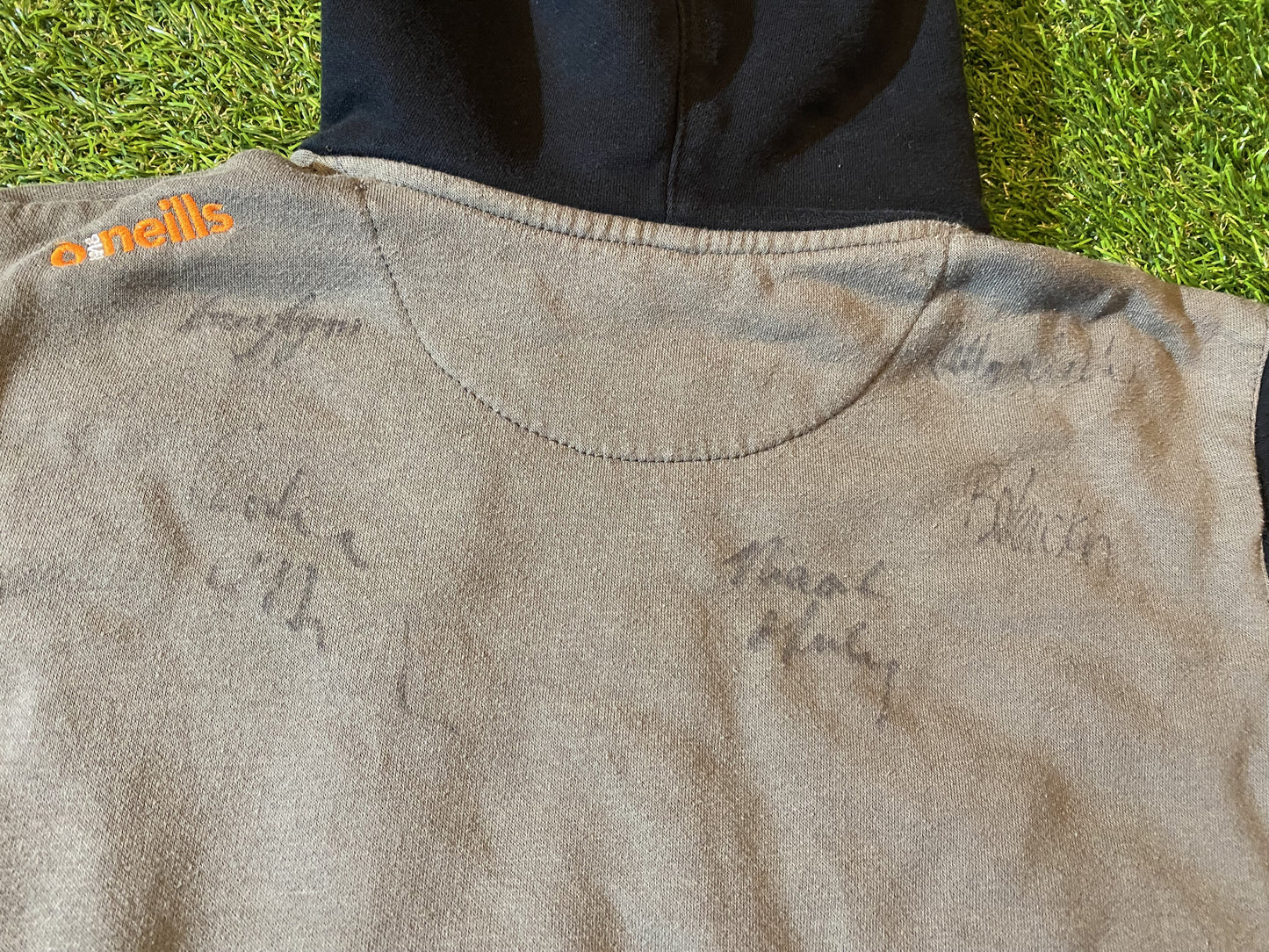 Co Armagh GAA Gaelic Football Ireland Irish Signed x 5 Large Boys / Girls 10-11 Year Old Hoody Top