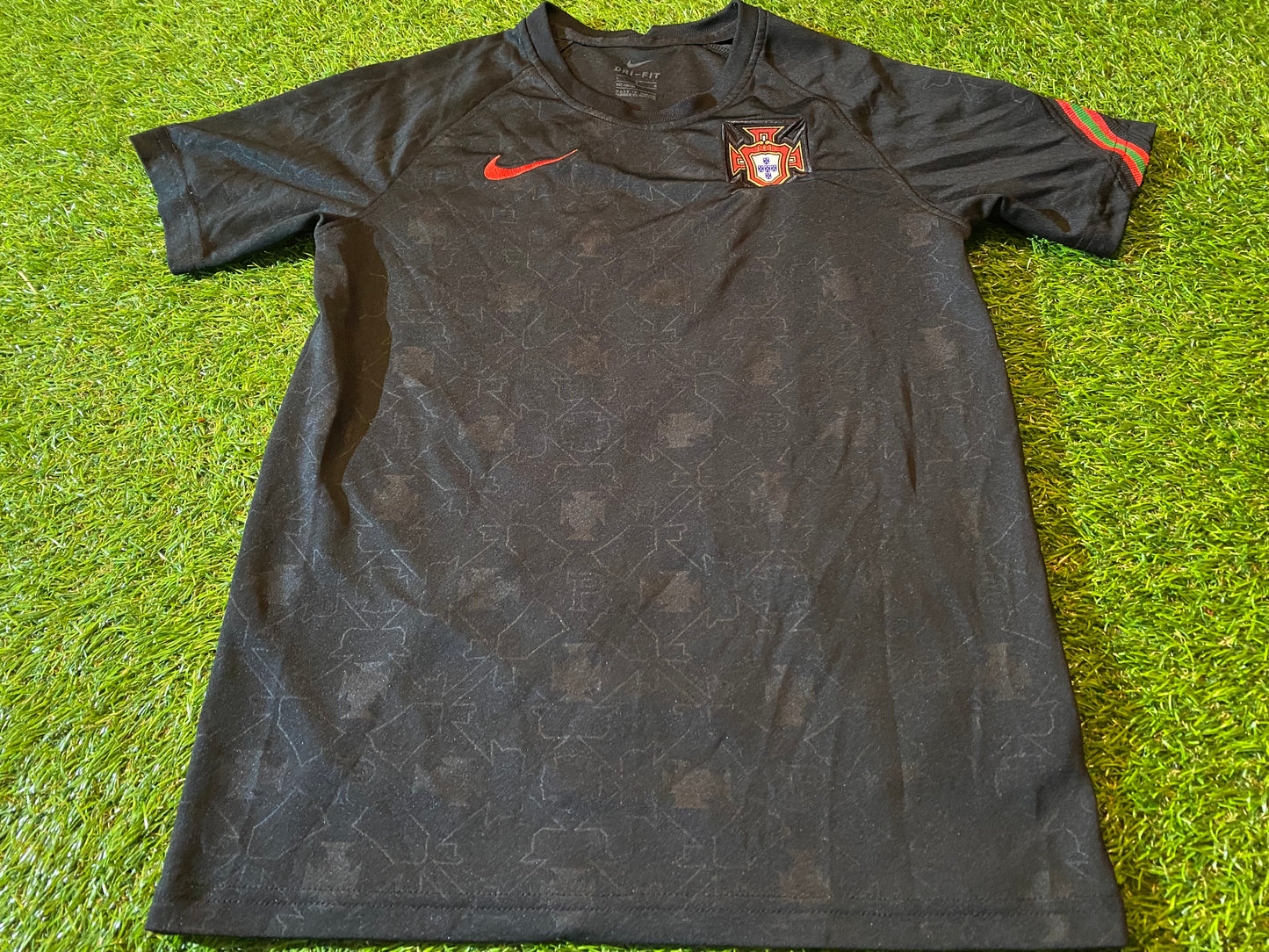 Portugal Soccer Football Large Boys 10-12 Year Old Nike Made Away Jersey