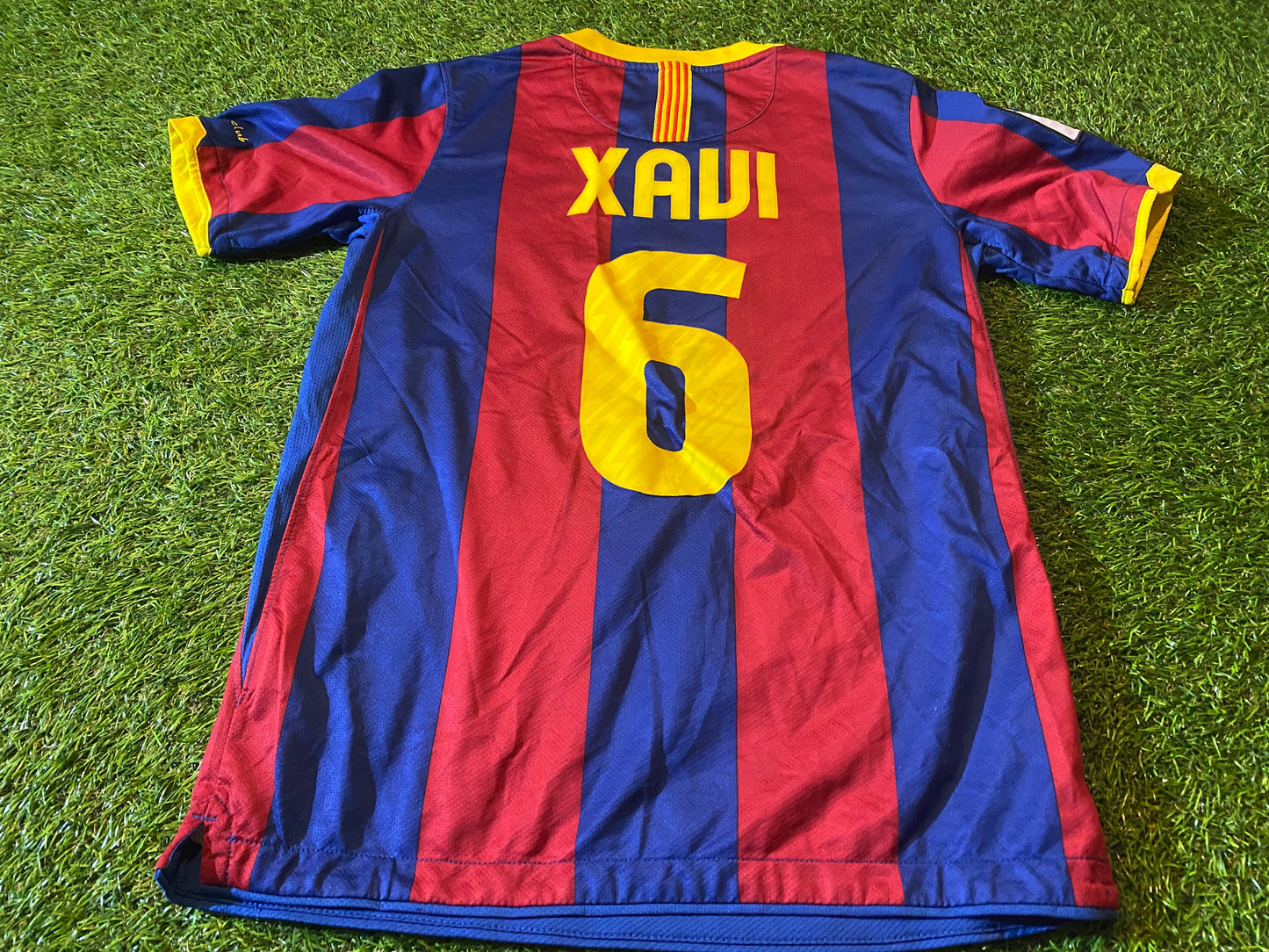 FCB Barcelona Spain Espana Football Large Boys 10-12 Year Old Nike Xavi no6 Home Jersey