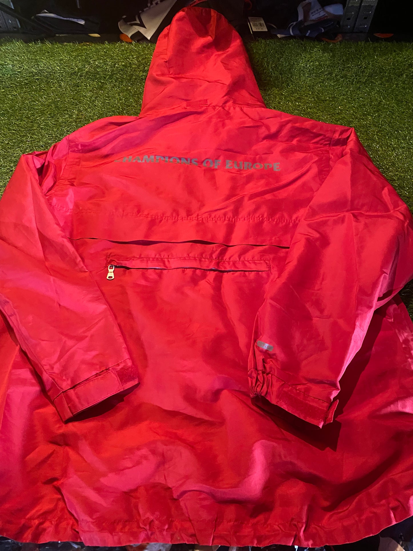 Liverpool FC England Football Soccer Rare XL Extra Large Mans Breathable Lined Coat