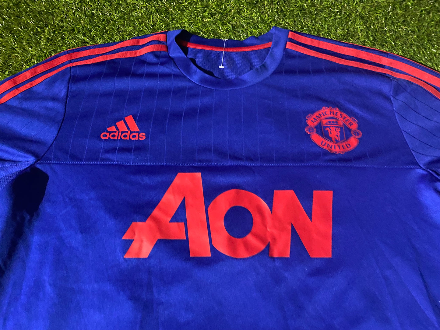 Manchester United England Football XL Extra Large Mans Adidas Made Leisure Jersey / Shirt