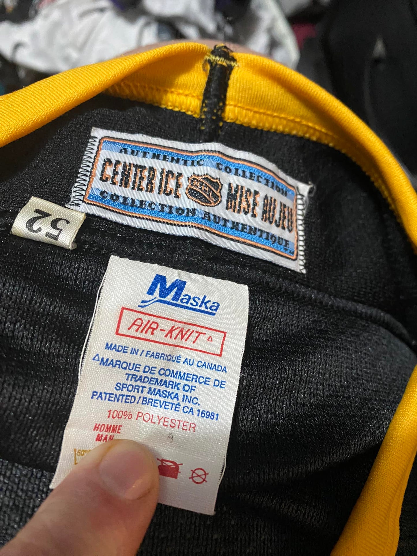 Boston Bruins USA NHL Ice Hockey XL Extra large Mans Rare Vintage Strap Jersey