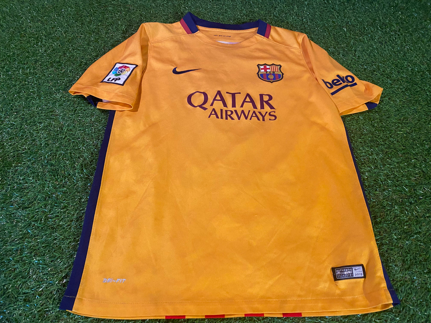 FCB Barcelona Spain Soccer Football XL Boys / Youths 13-14 yr Iniesta no8 Away Jersey