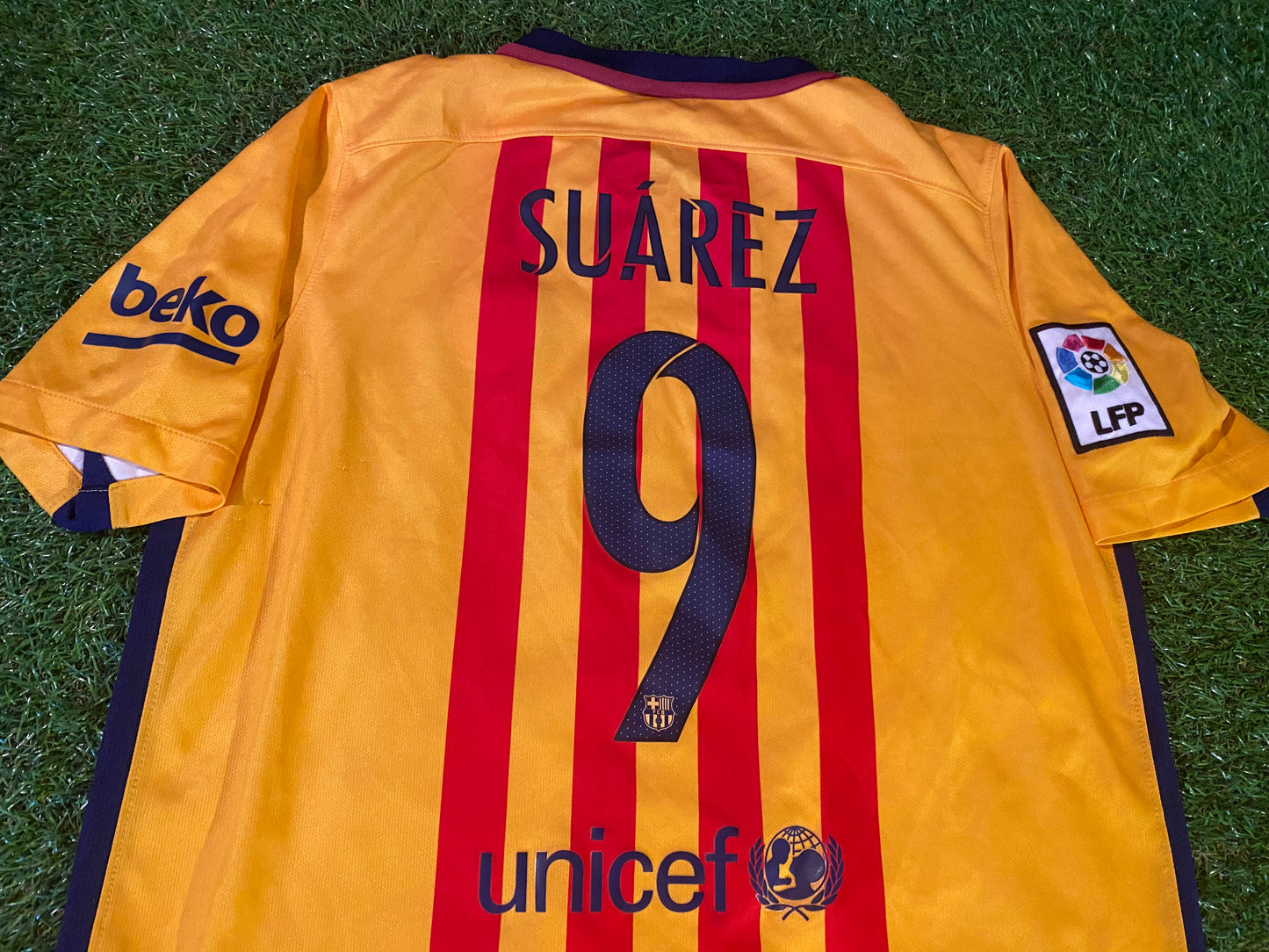 FCB Barcelona Spain Soccer Football XL Boys / Youths 13-14 yr Suarez no9 Away Jersey