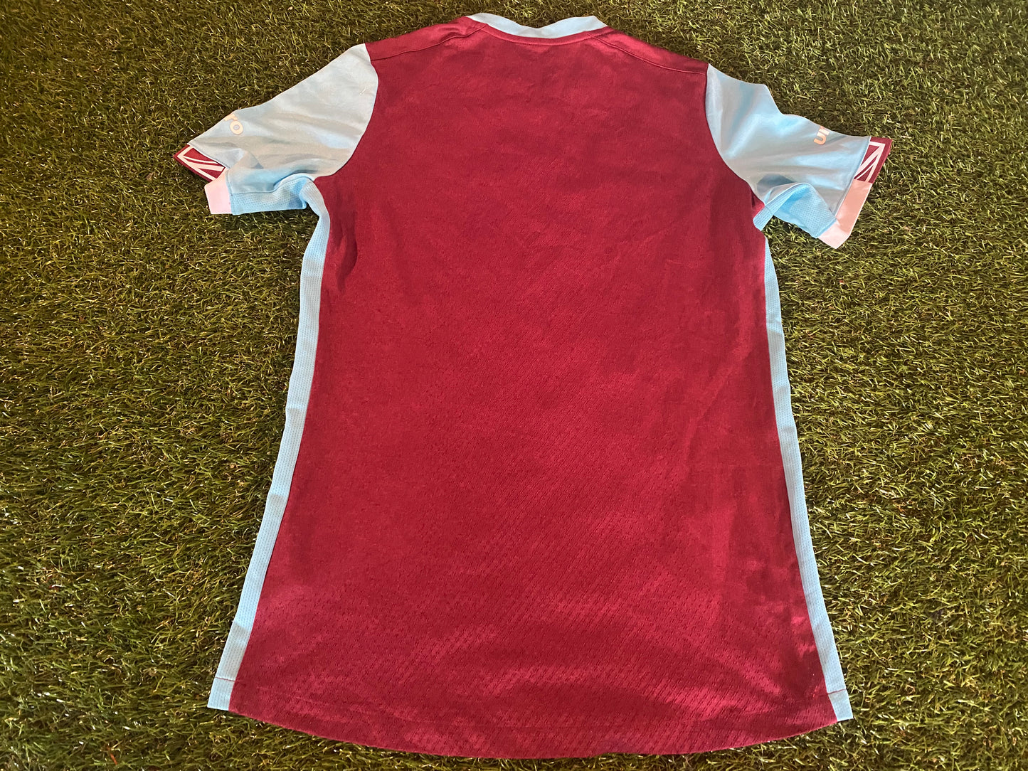 West Ham United Soccer Football XL Boys / Youths 13-14 yr Rare 2017 Umbro Jersey